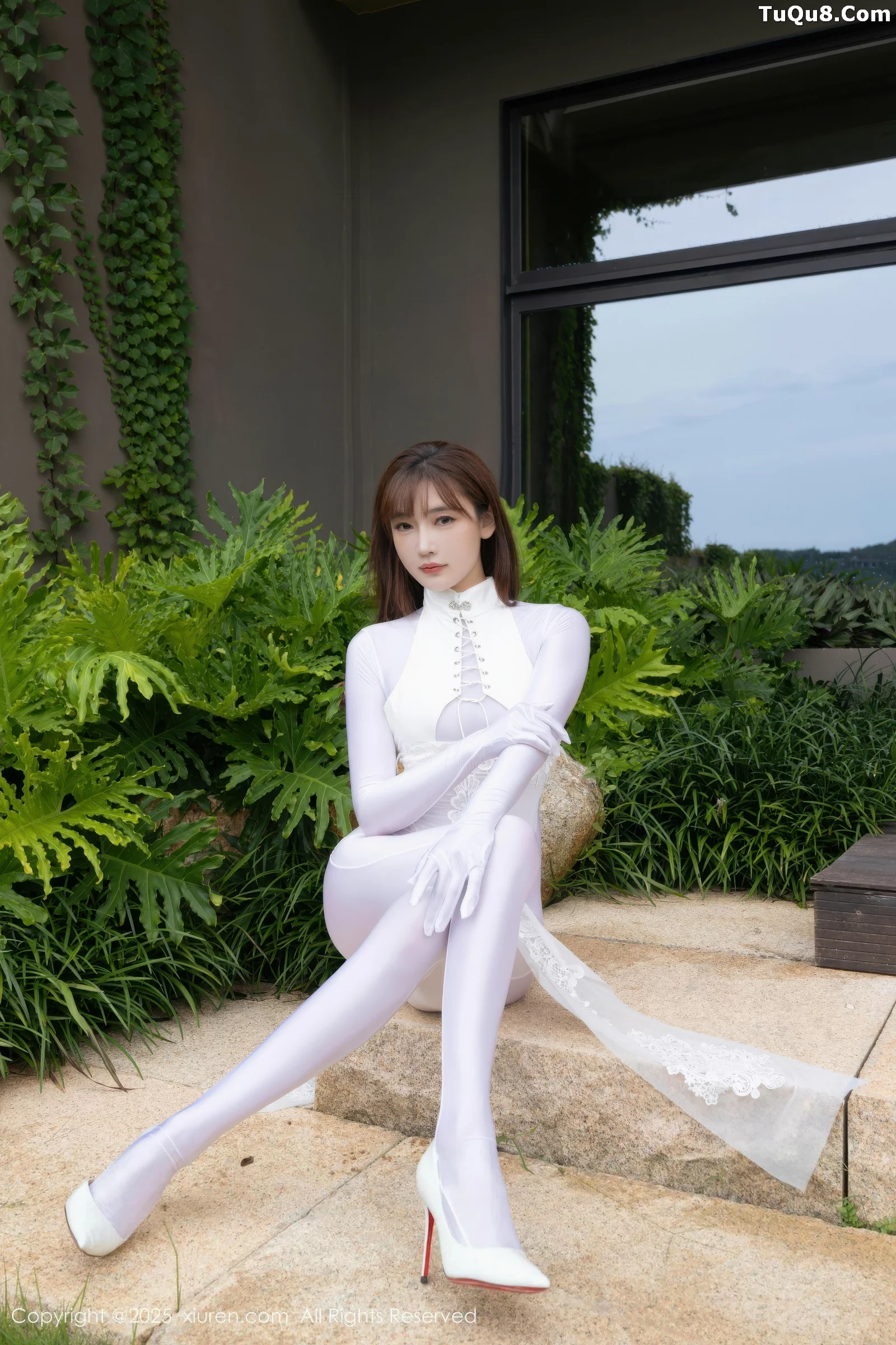 陆萱萱性感白色情趣旗袍露白色连体衣秀完美身材绝美写真 第 18 张