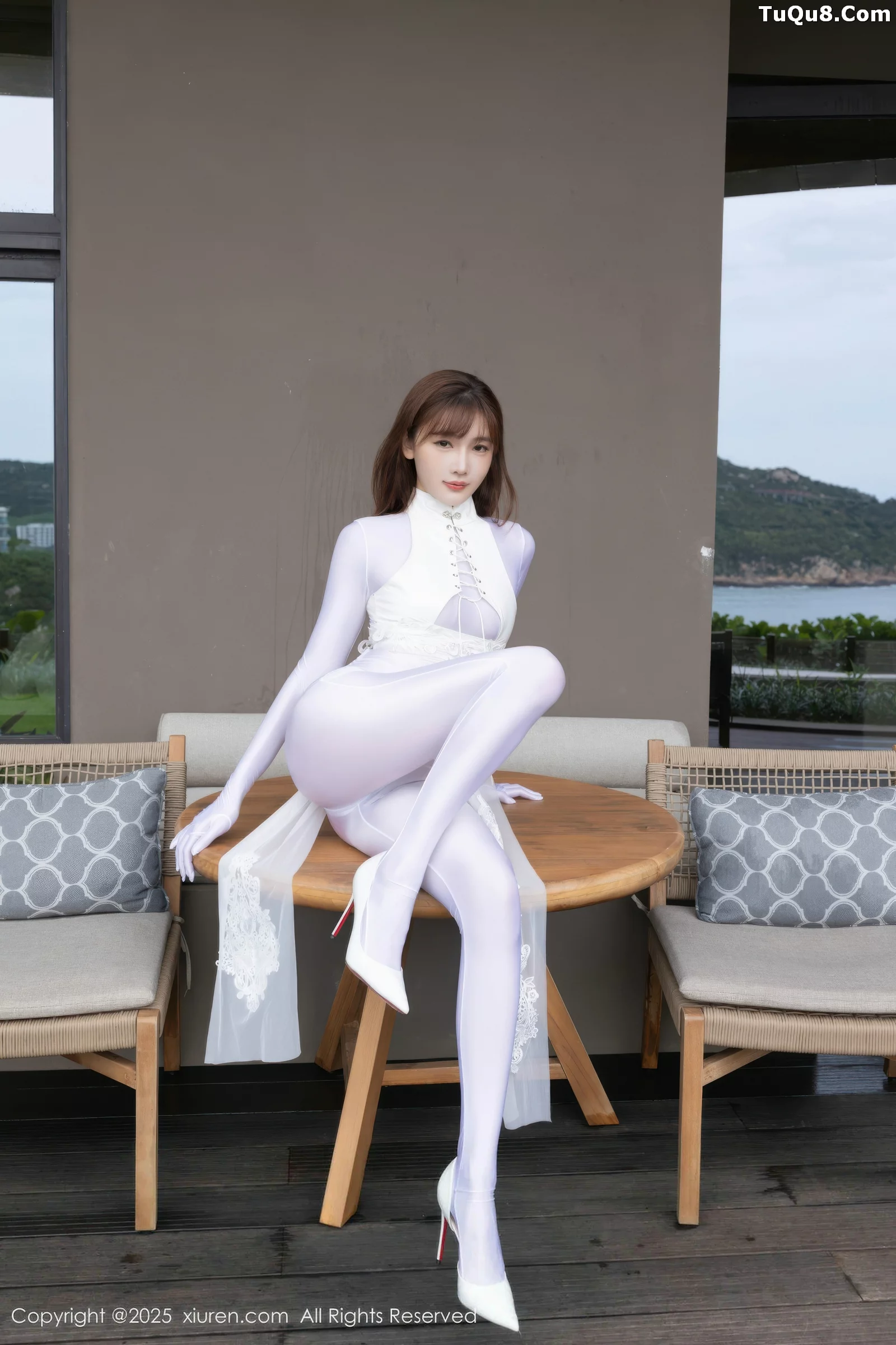 陆萱萱性感白色情趣旗袍露白色连体衣秀完美身材绝美写真 第 26 张