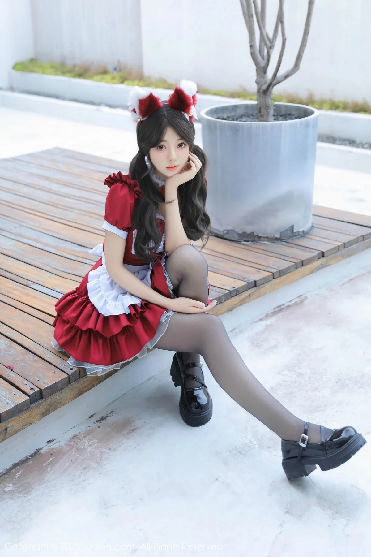 桃妖夭红色喜庆女仆服露红色内衣配超薄黑丝秀美腿绝美写真 第 15 张