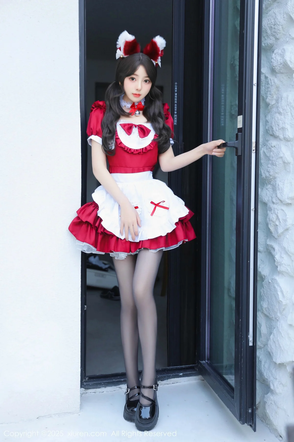 桃妖夭红色喜庆女仆服露红色内衣配超薄黑丝秀美腿绝美写真 第 22 张