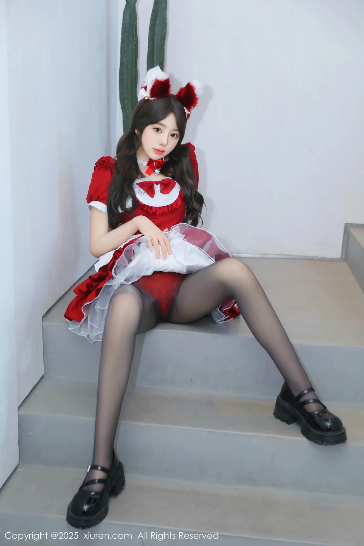 桃妖夭红色喜庆女仆服露红色内衣配超薄黑丝秀美腿绝美写真 第 25 张