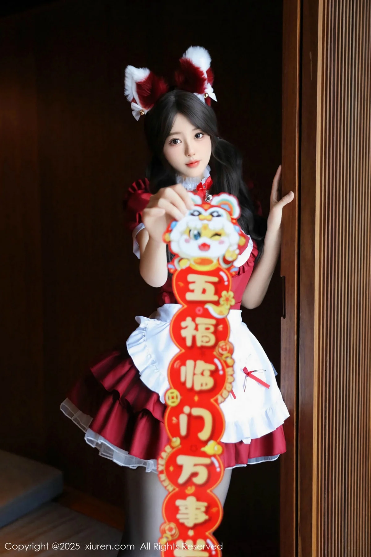 桃妖夭红色喜庆女仆服露红色内衣配超薄黑丝秀美腿绝美写真 第 33 张