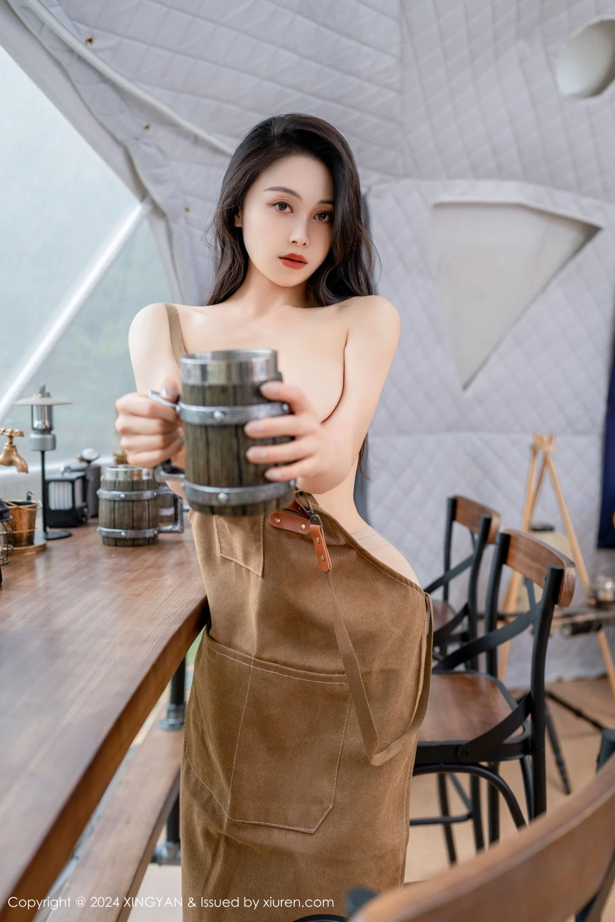 清妙性感咖啡色真空围裙配超薄肉丝秀完美身材绝美写真 第 45 张