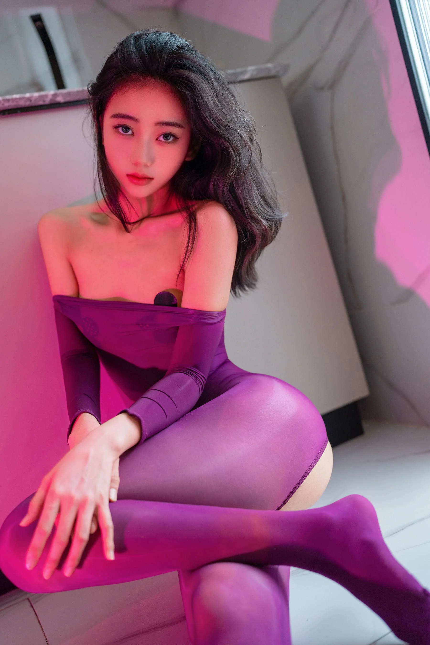 [秀人精选] 时安安 诱人私拍福利 紫色丝袜 第 10 张