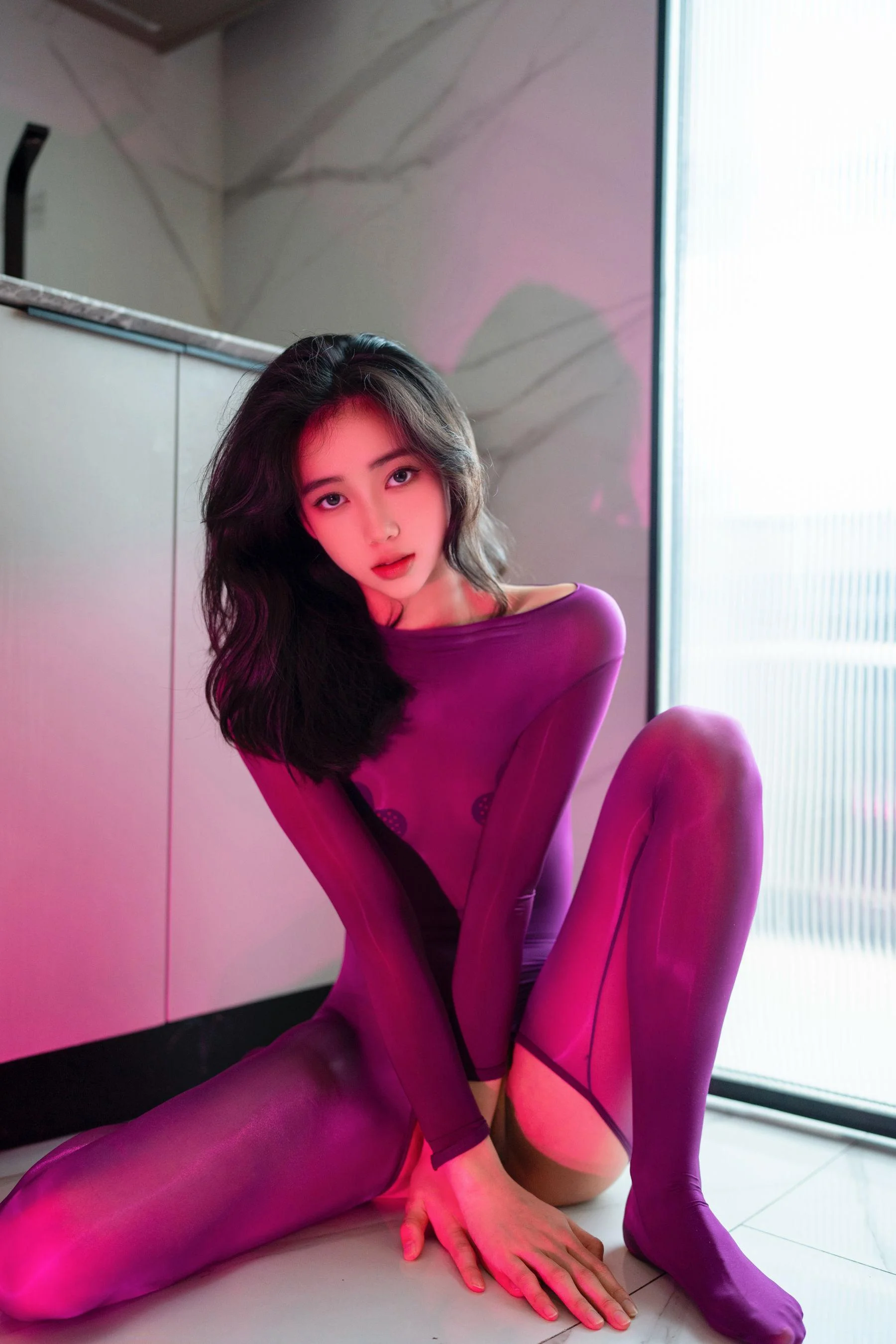 [秀人精选] 时安安 诱人私拍福利 紫色丝袜 第 26 张