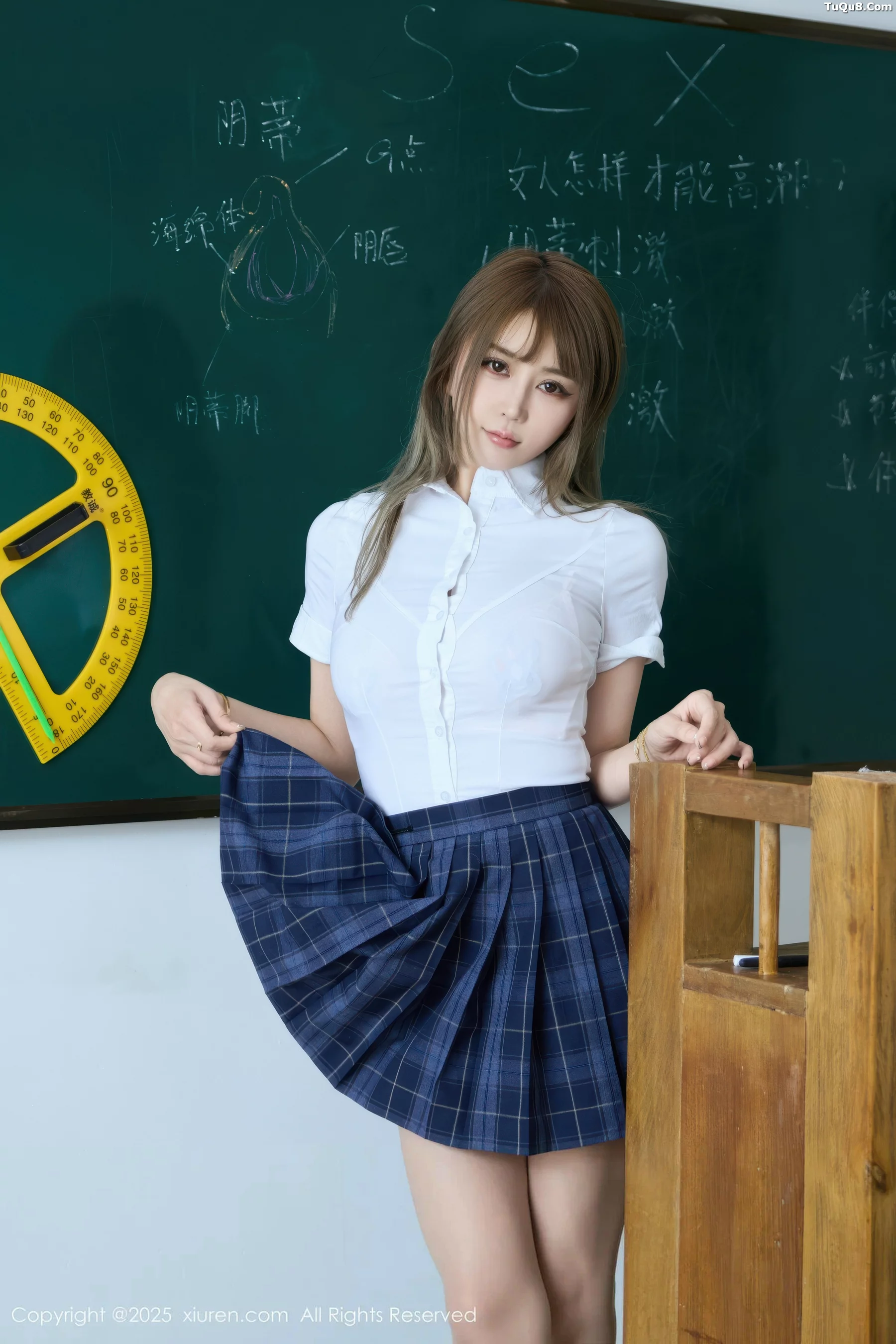 Zoe柚柚教室场景性感JK服装配超薄肉丝秀凹凸身材绝美写真 第 43 张