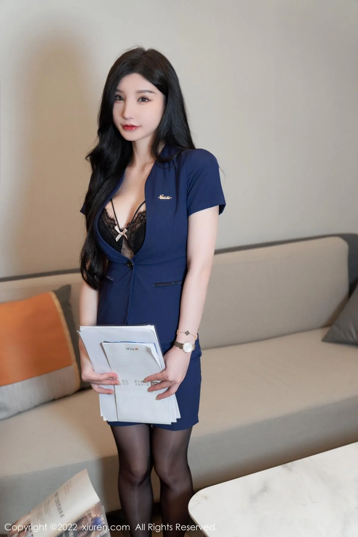 周于希Sally心愿旅拍脱蓝色职业装露黑色蕾丝内衣绝美写真 第 10 张