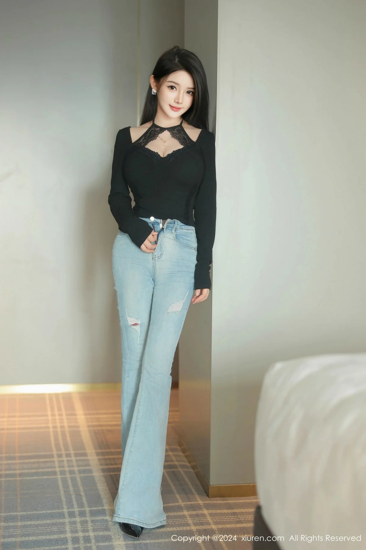 爱酱里私房性感黑色情趣服饰配黑丝吊袜秀曼妙身姿绝美写真 第 14 张