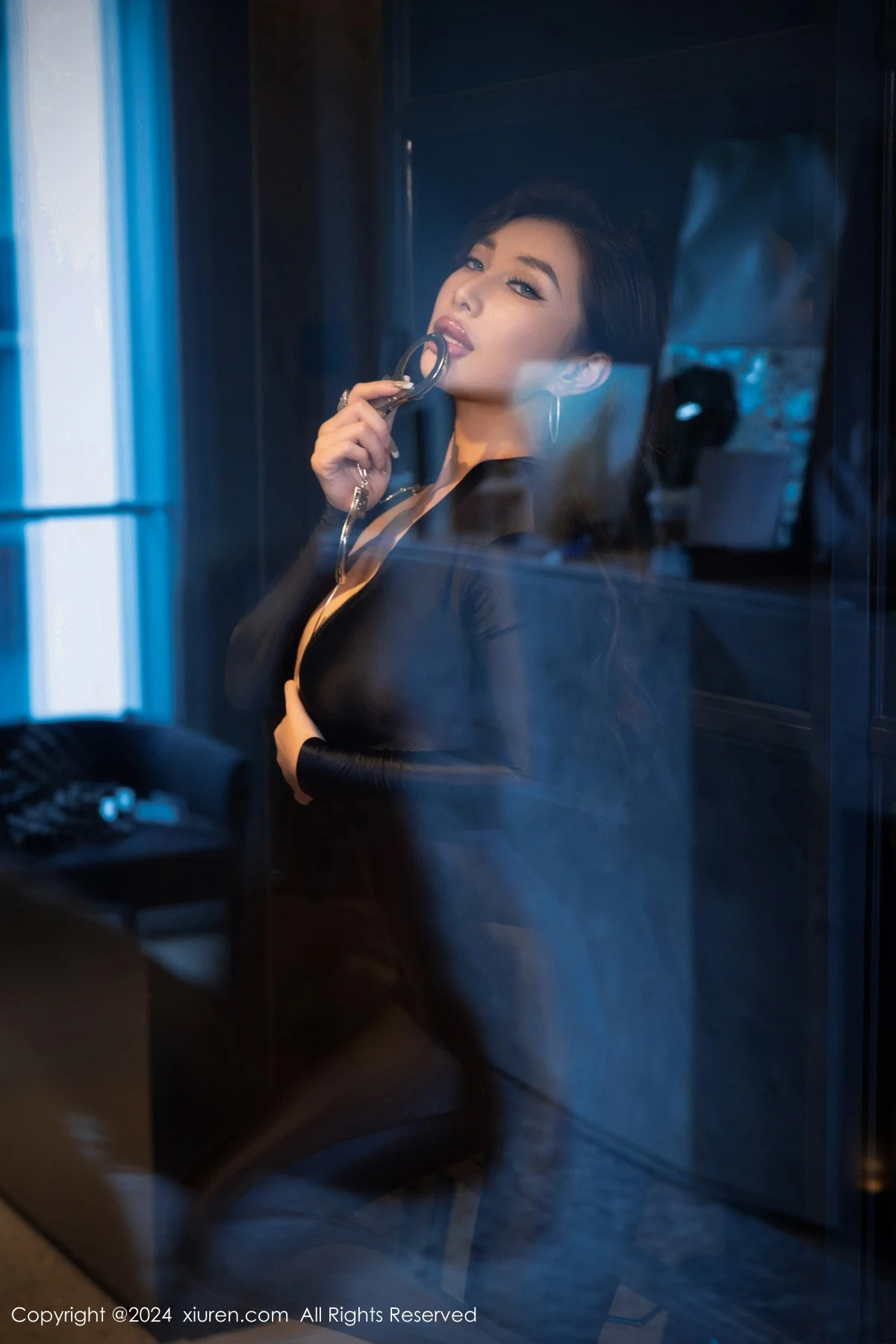 FE-性感黑色连体衣露超薄黑丝秀丰腴身姿撩人绝美写真 第 7 张