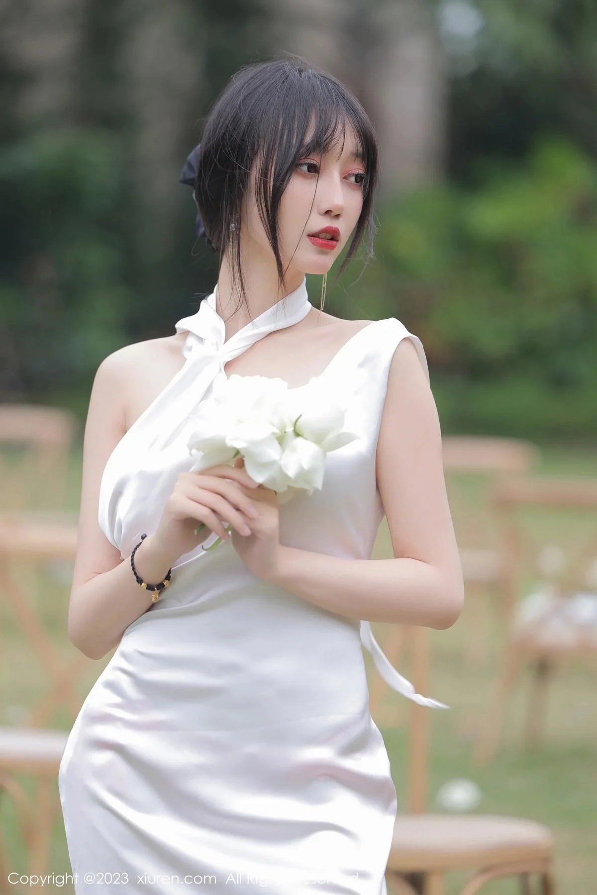 玥儿玥er性感白色长礼裙真空半脱秀惹火身材撩人绝美写真 第 31 张