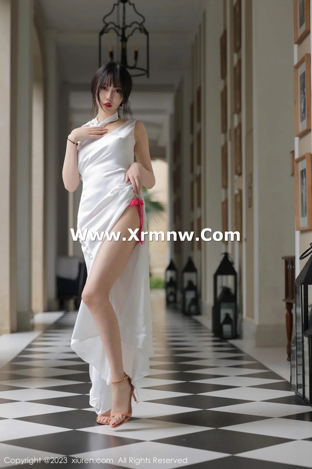 玥儿玥er性感白色长礼裙真空半脱秀惹火身材撩人绝美写真 第 6 张