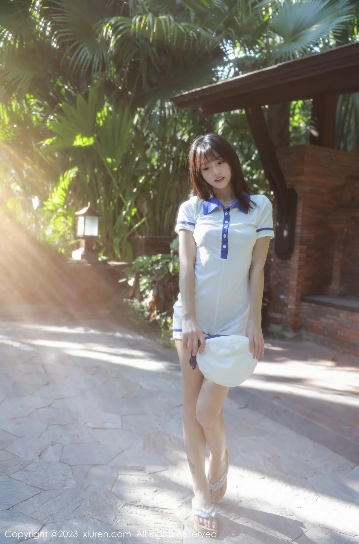 佘贝拉bella泳池性感白色海军服半脱秀完美身材绝美写真 第 16 张