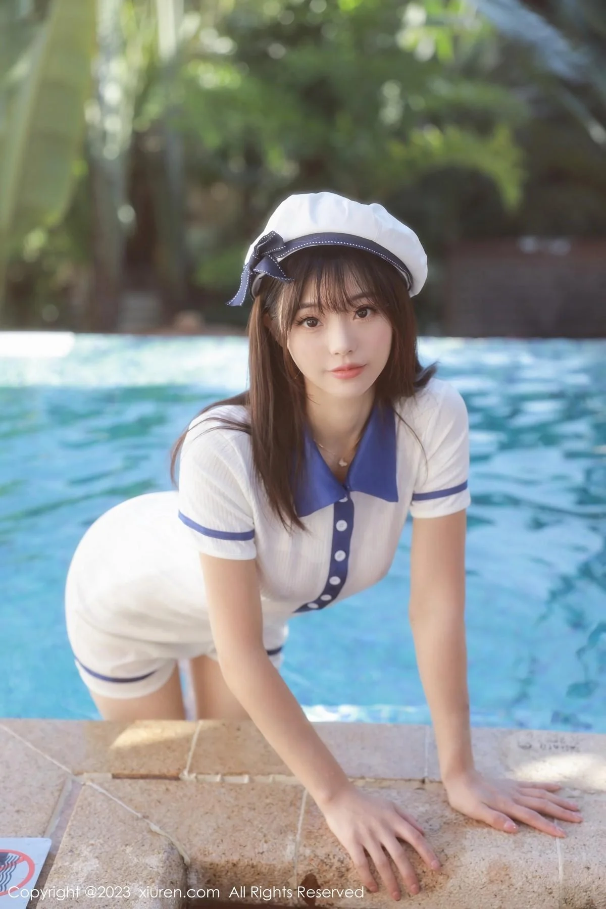 佘贝拉bella泳池性感白色海军服半脱秀完美身材绝美写真 第 2 张