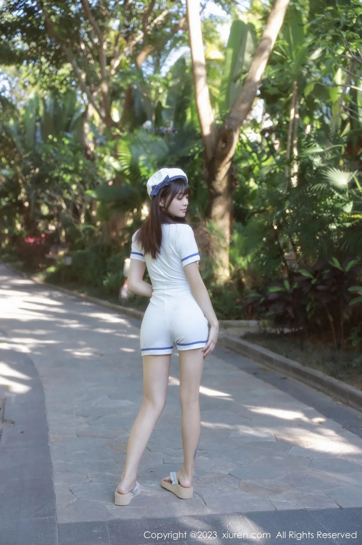 佘贝拉bella泳池性感白色海军服半脱秀完美身材绝美写真 第 21 张