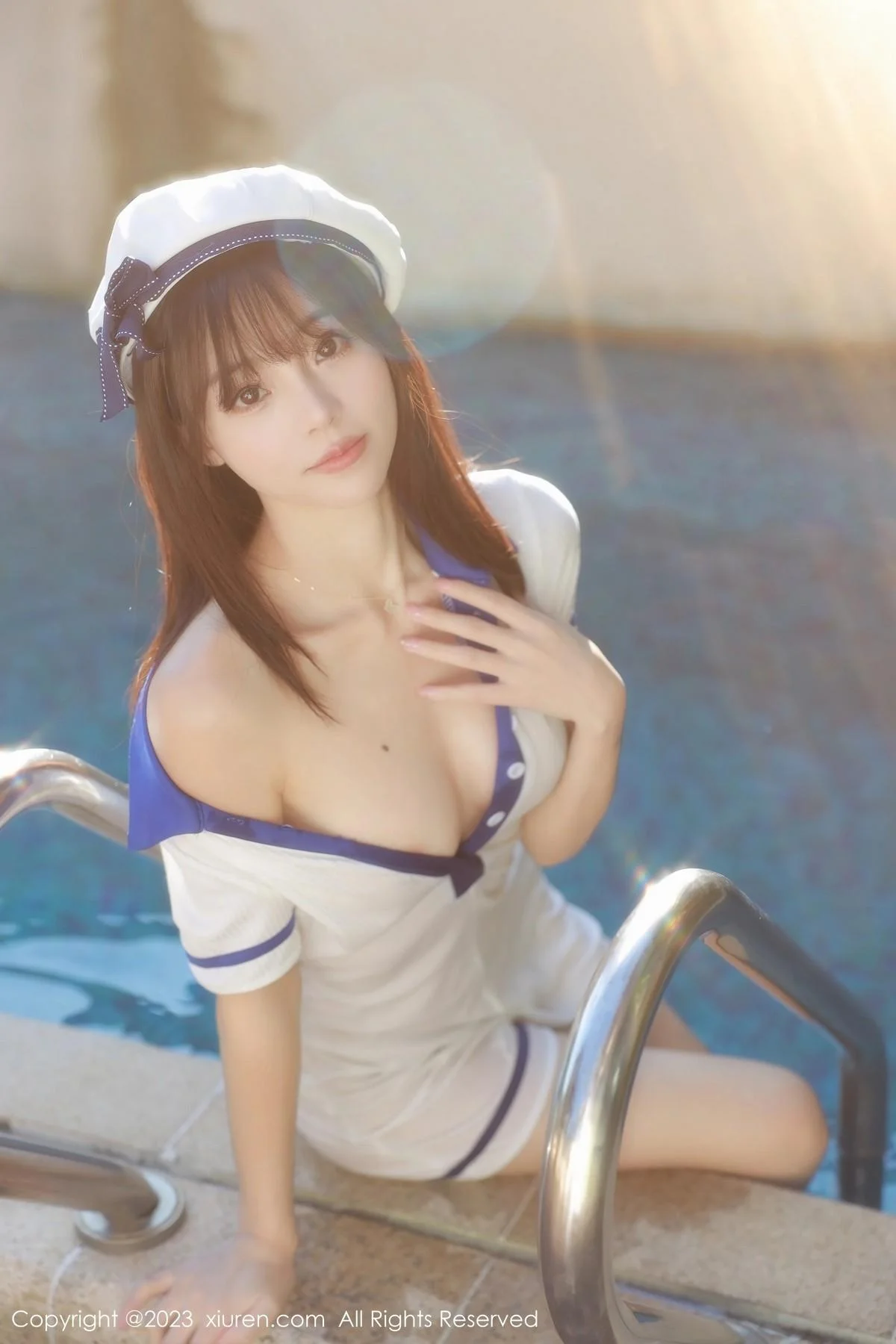 佘贝拉bella泳池性感白色海军服半脱秀完美身材绝美写真 第 4 张