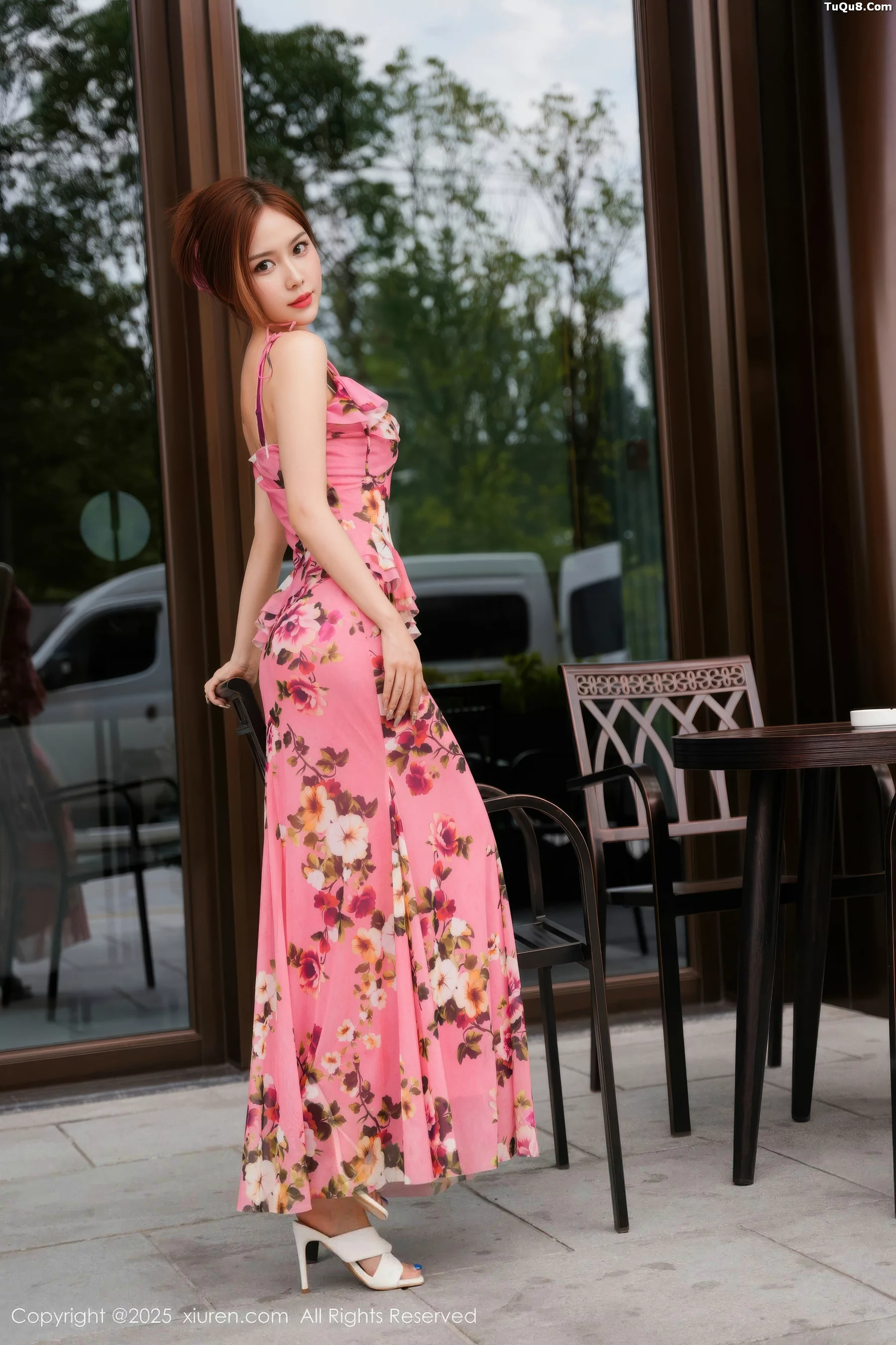 白芷yy浴池场景性感碎花连衣裙露紫色内衣秀柔美身姿绝美写真 第 5 张