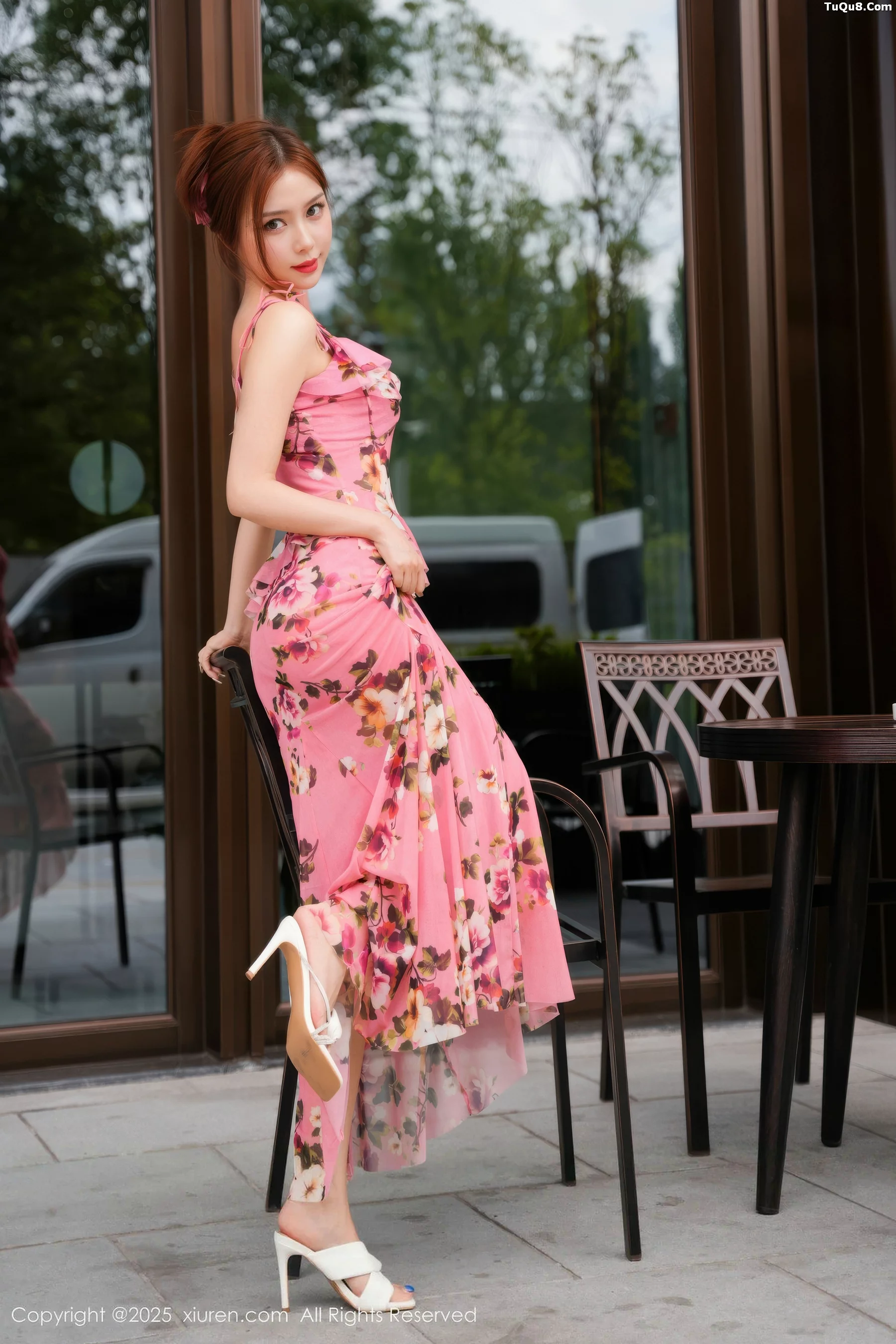 白芷yy浴池场景性感碎花连衣裙露紫色内衣秀柔美身姿绝美写真 第 8 张