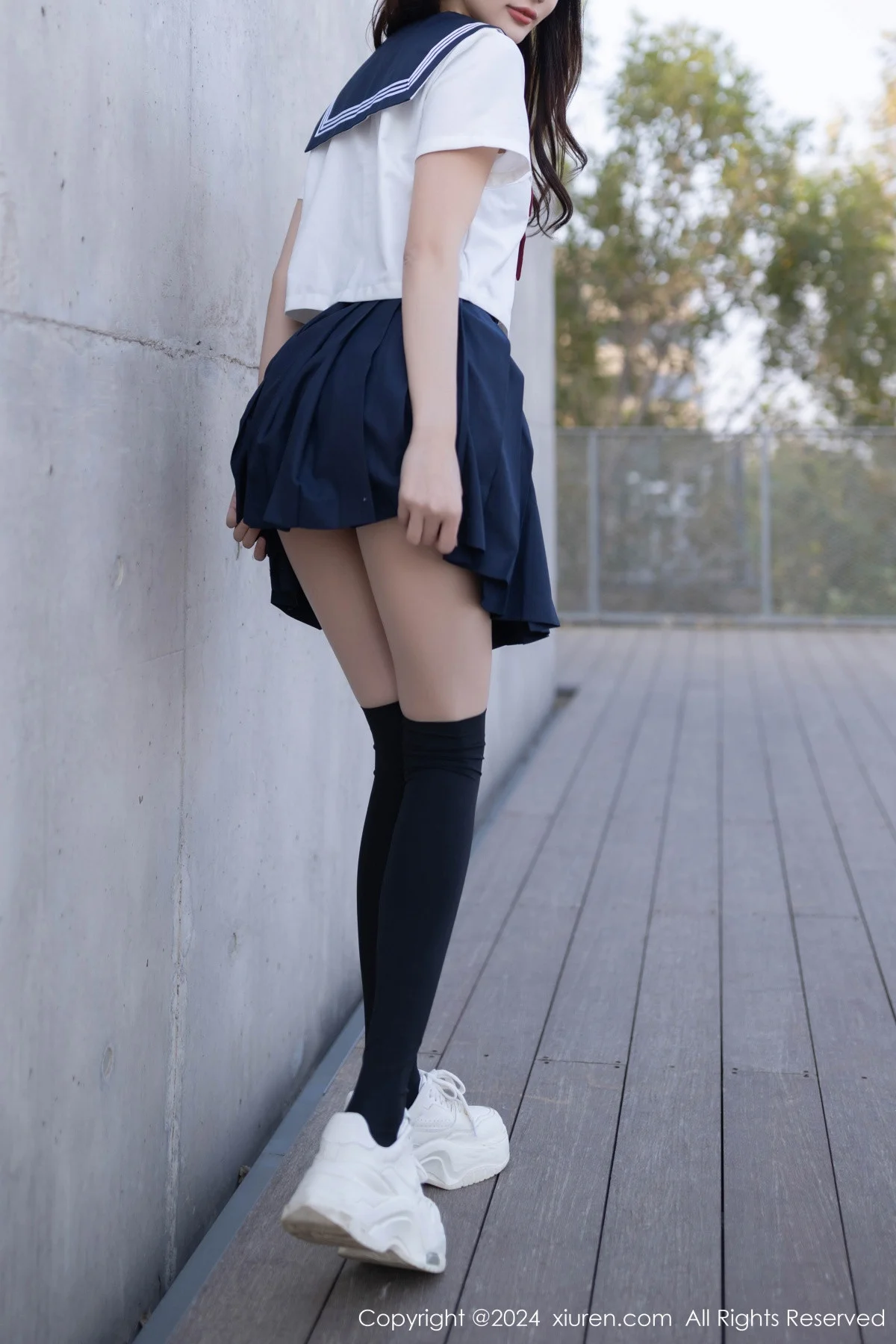 陆萱萱性感JK制服+黑色高叉连体衣配黑丝袜秀美腿绝美写真 第 2 张