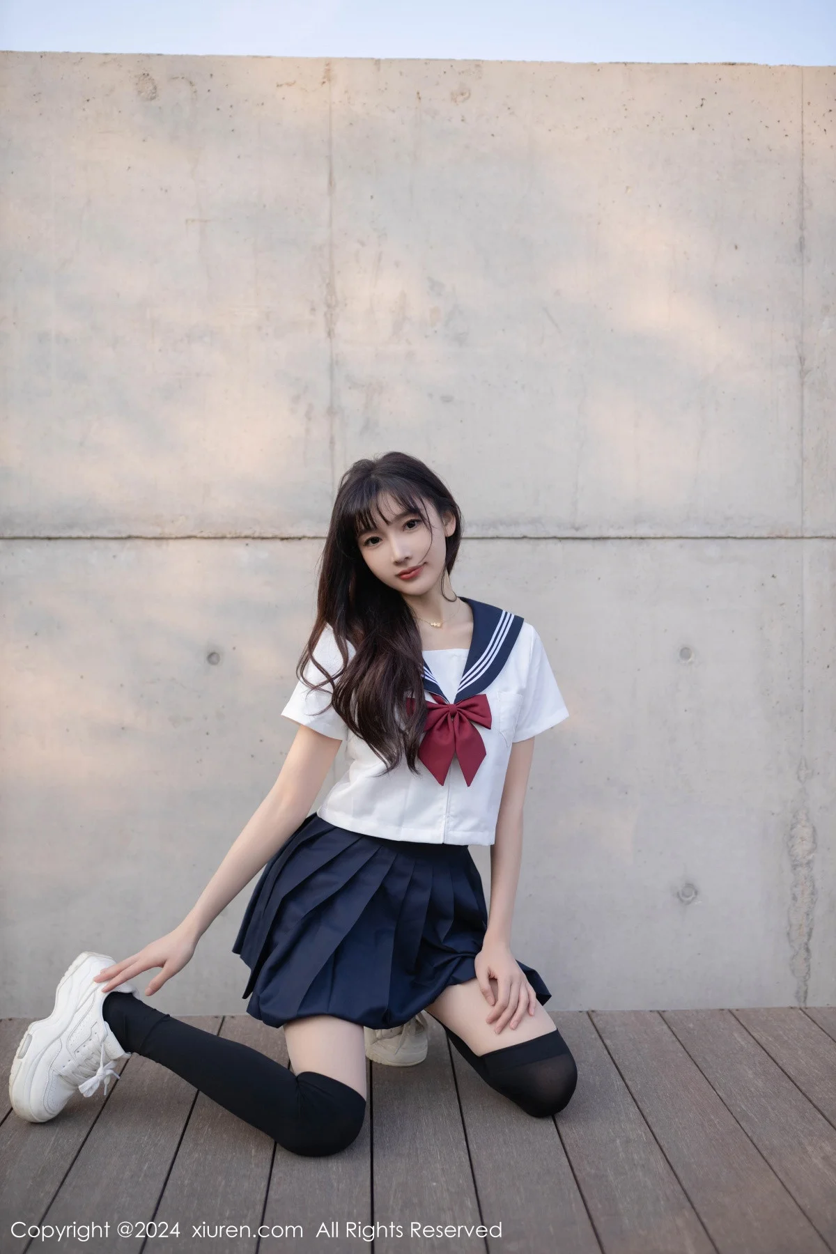 陆萱萱性感JK制服+黑色高叉连体衣配黑丝袜秀美腿绝美写真 第 5 张