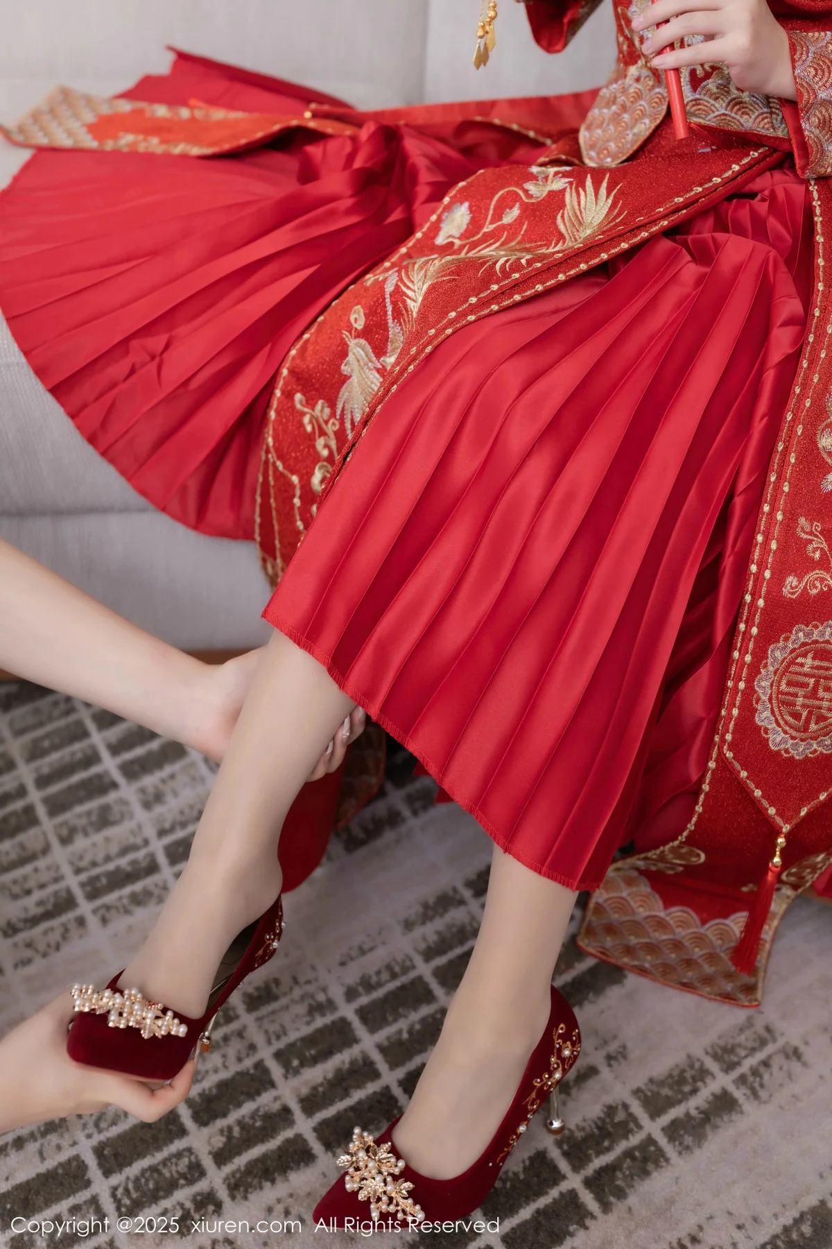 杏子Yada性感新娘装红色情趣内衣配超薄肉丝秀美腿绝美写真 第 42 张