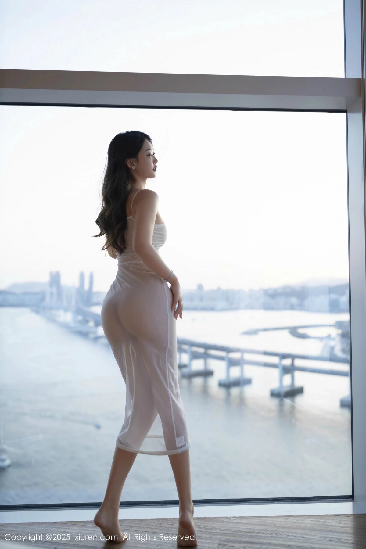 唐安琪性感白色薄透吊带长裙配肉色丝袜秀曼妙身姿绝美写真 第 111 张