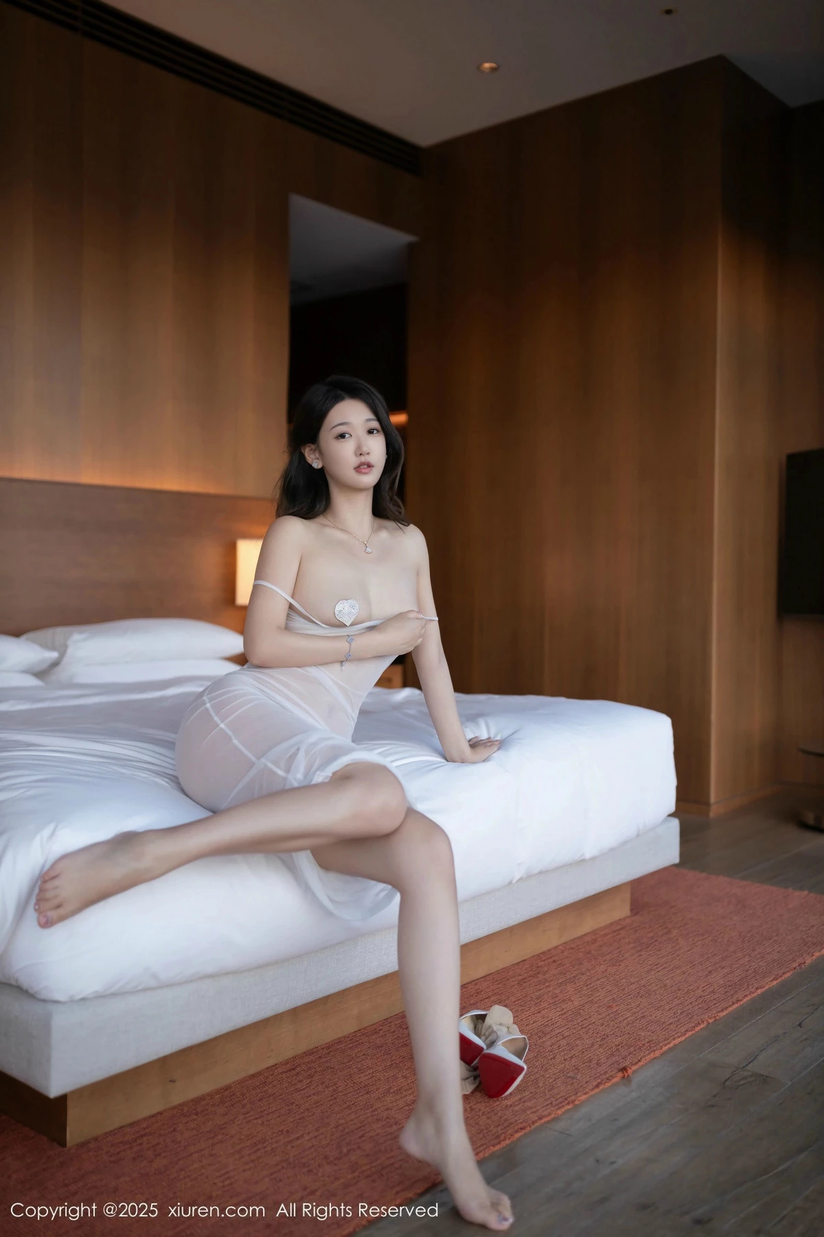 唐安琪性感白色薄透吊带长裙配肉色丝袜秀曼妙身姿绝美写真 第 116 张