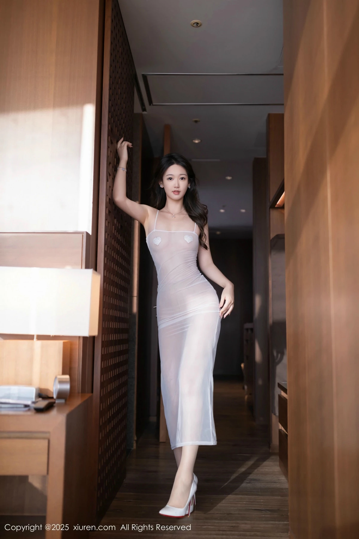唐安琪性感白色薄透吊带长裙配肉色丝袜秀曼妙身姿绝美写真 第 49 张
