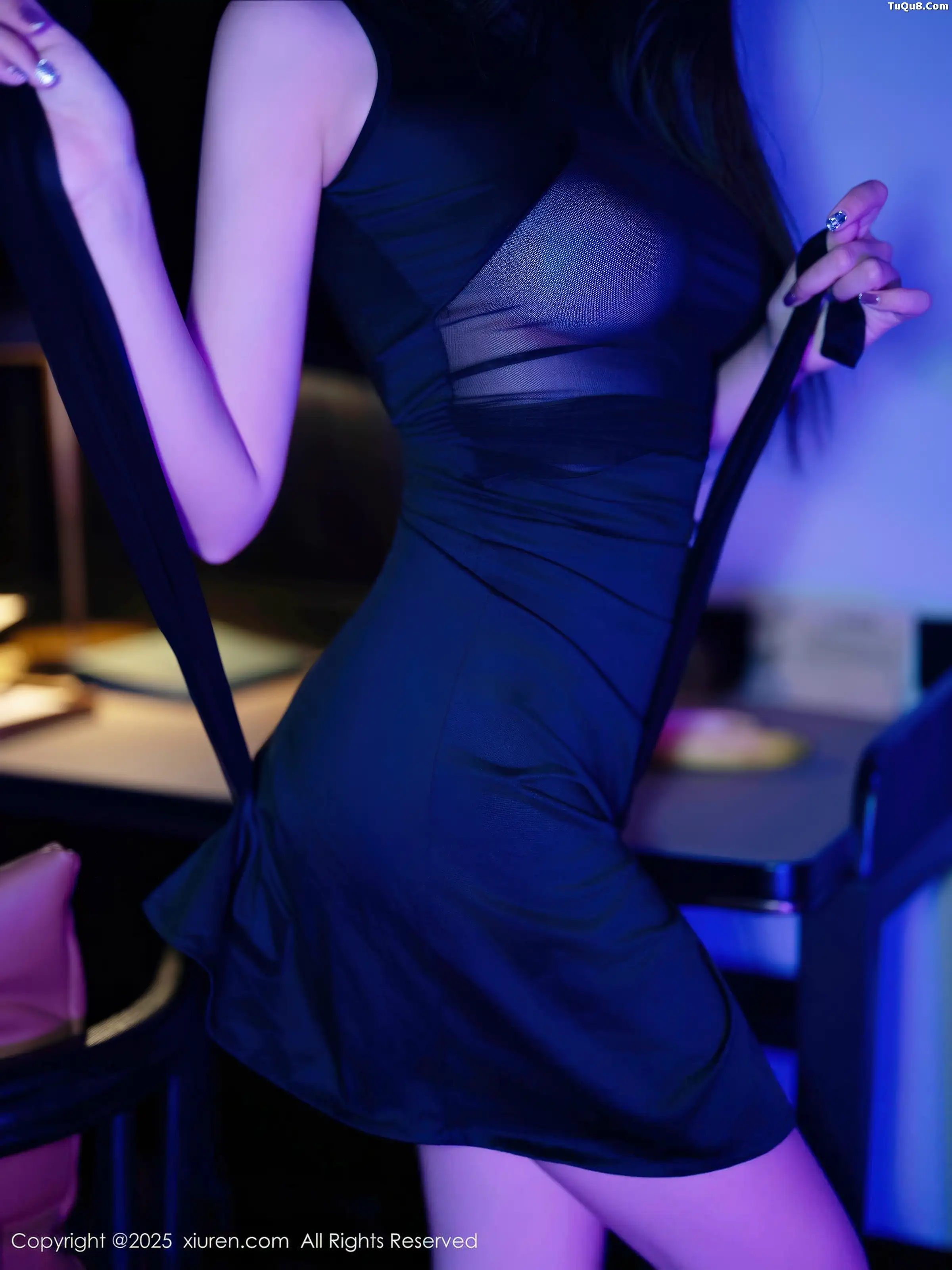 袁圆性感黑色薄透连衣长裙配超薄黑丝秀曼妙身姿绝美写真 第 74 张