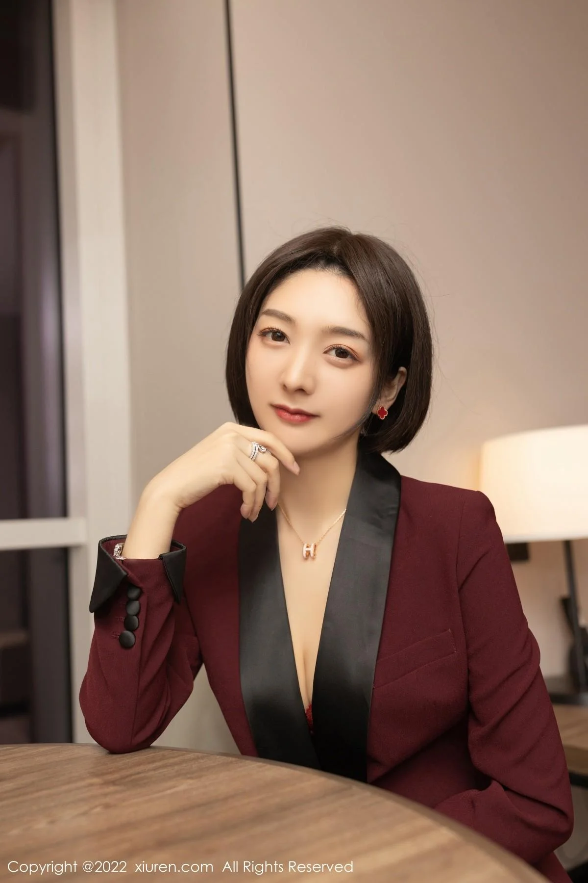 Angela小热巴女老板角色扮演半脱露红色蕾丝内衣绝美写真 第 40 张
