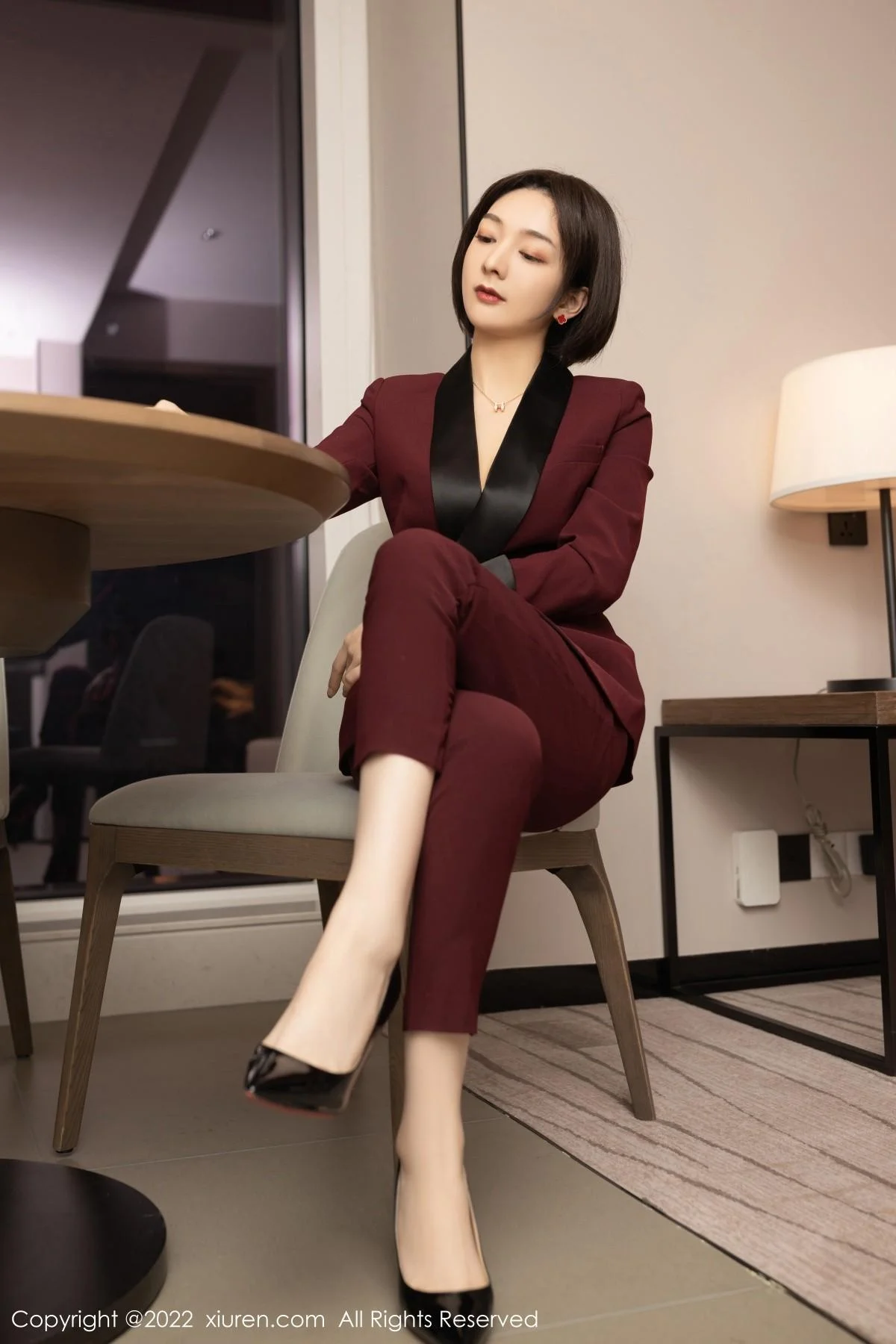 Angela小热巴女老板角色扮演半脱露红色蕾丝内衣绝美写真 第 41 张