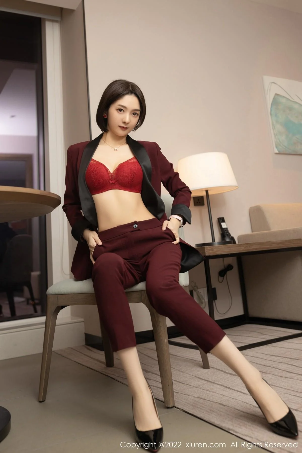 Angela小热巴女老板角色扮演半脱露红色蕾丝内衣绝美写真 第 45 张