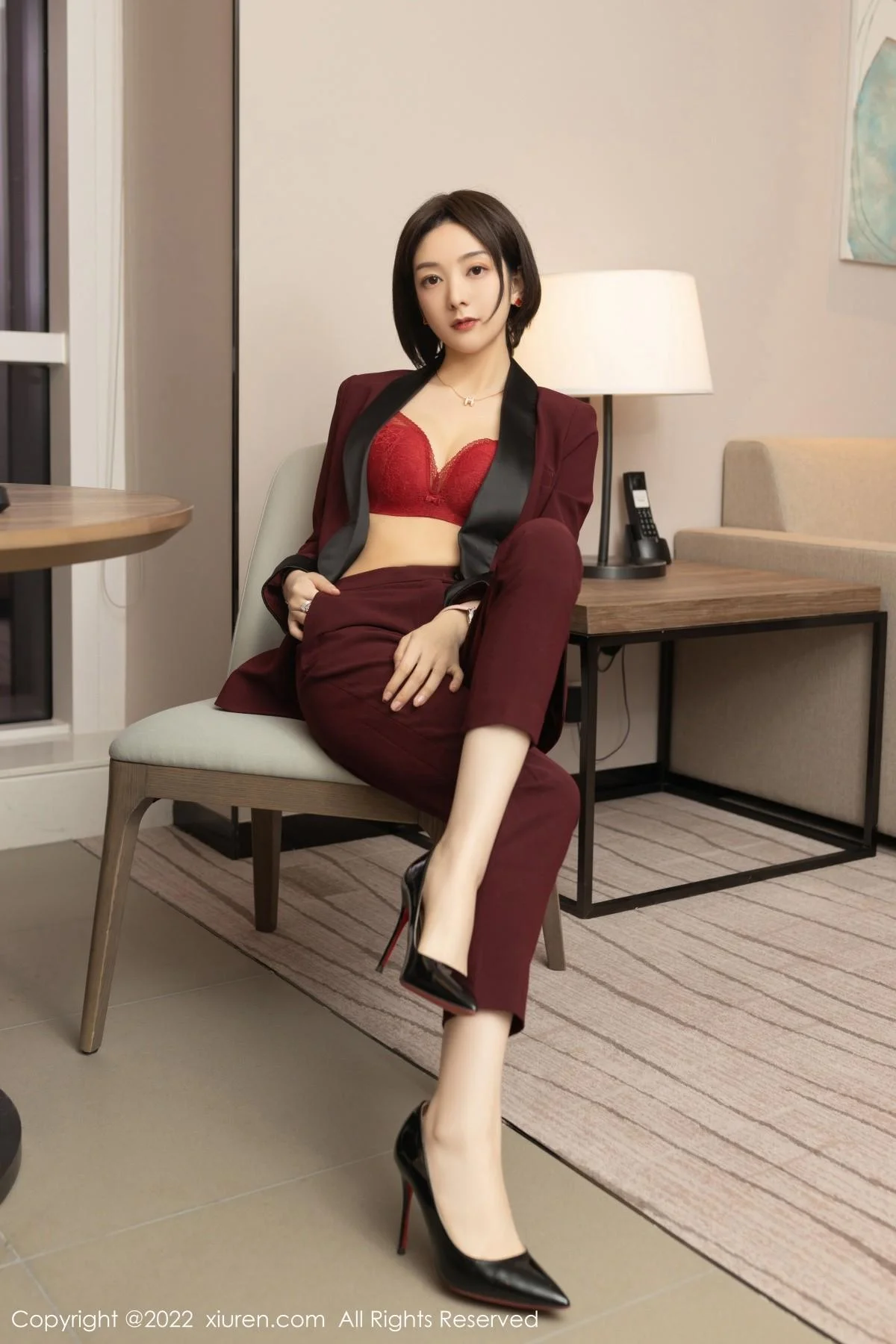 Angela小热巴女老板角色扮演半脱露红色蕾丝内衣绝美写真 第 47 张