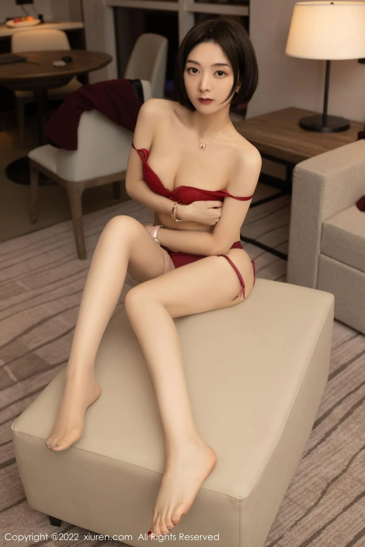 Angela小热巴女老板角色扮演半脱露红色蕾丝内衣绝美写真 第 69 张