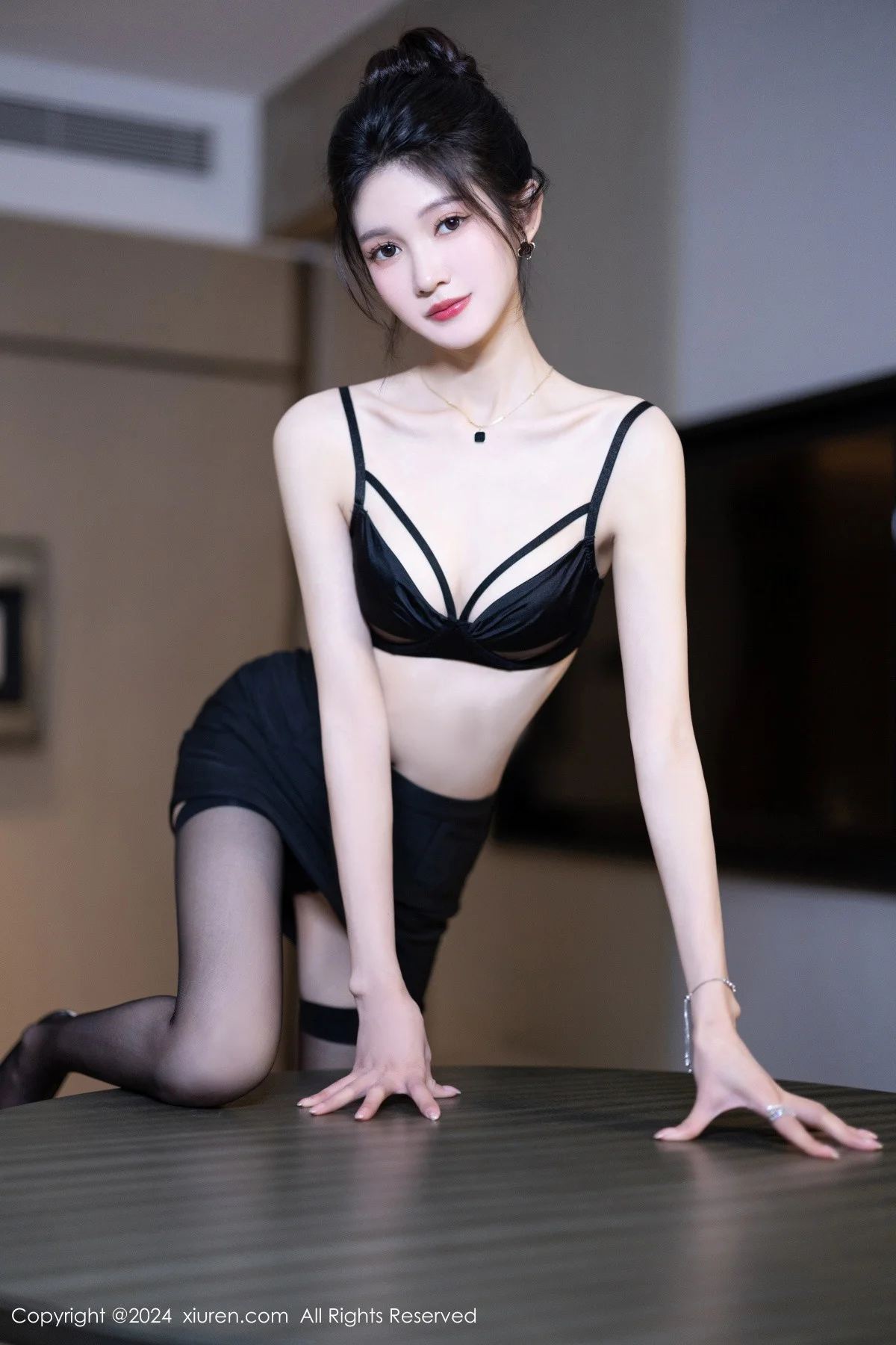 程程程性感黑色OL服饰露黑色蕾丝内衣配黑丝吊袜绝美写真 第 124 张