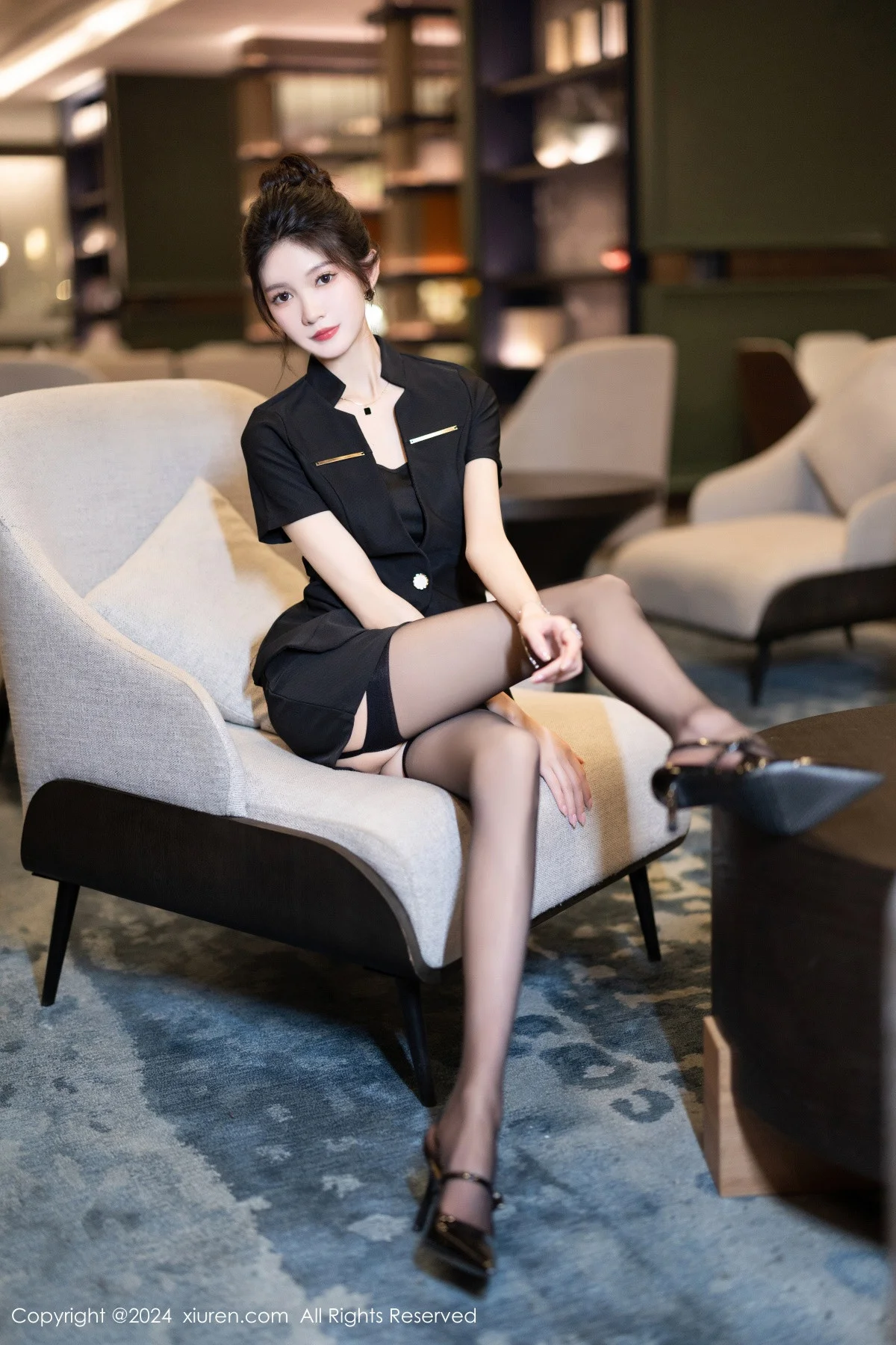 程程程性感黑色OL服饰露黑色蕾丝内衣配黑丝吊袜绝美写真 第 32 张