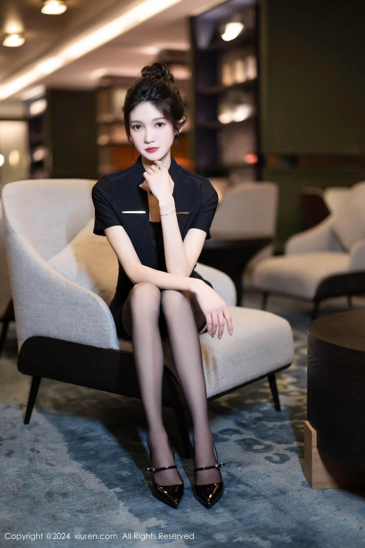 程程程性感黑色OL服饰露黑色蕾丝内衣配黑丝吊袜绝美写真 第 33 张