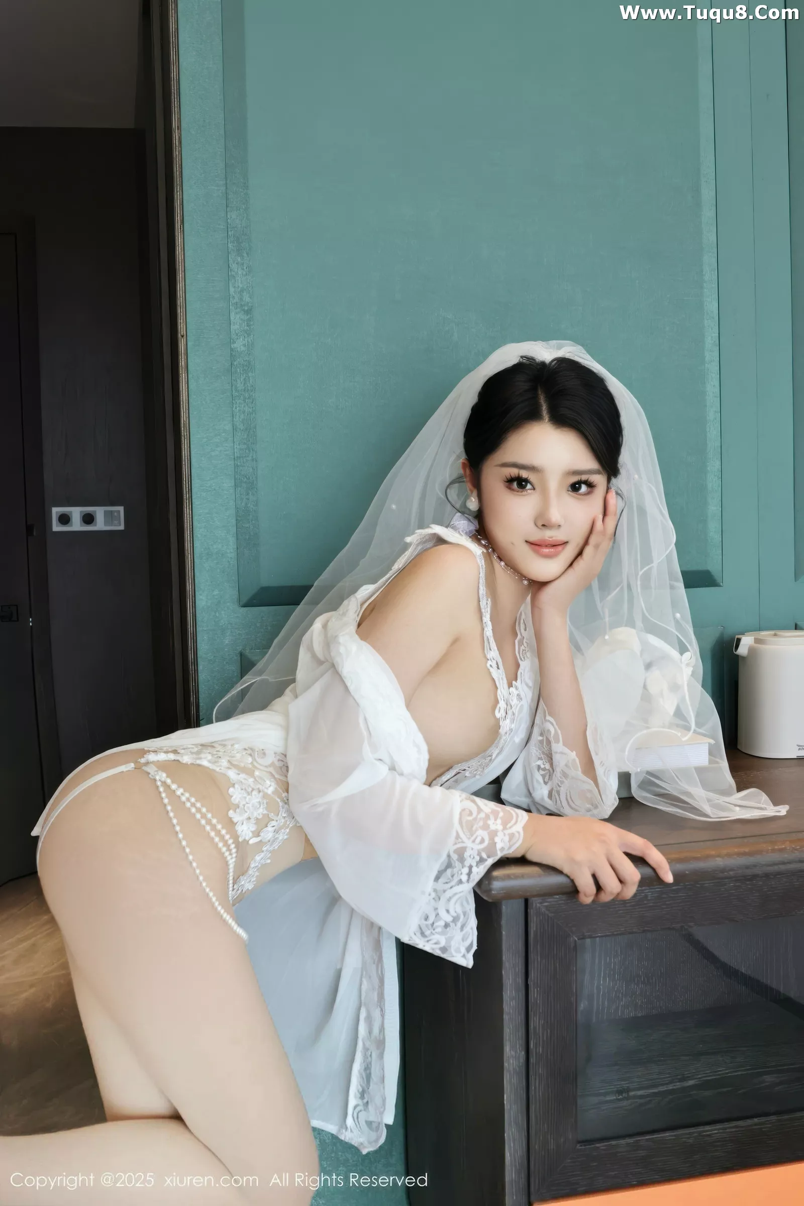 糯梨子性感白色情趣婚纱配白色丝袜秀曼妙身姿绝美写真 第 42 张