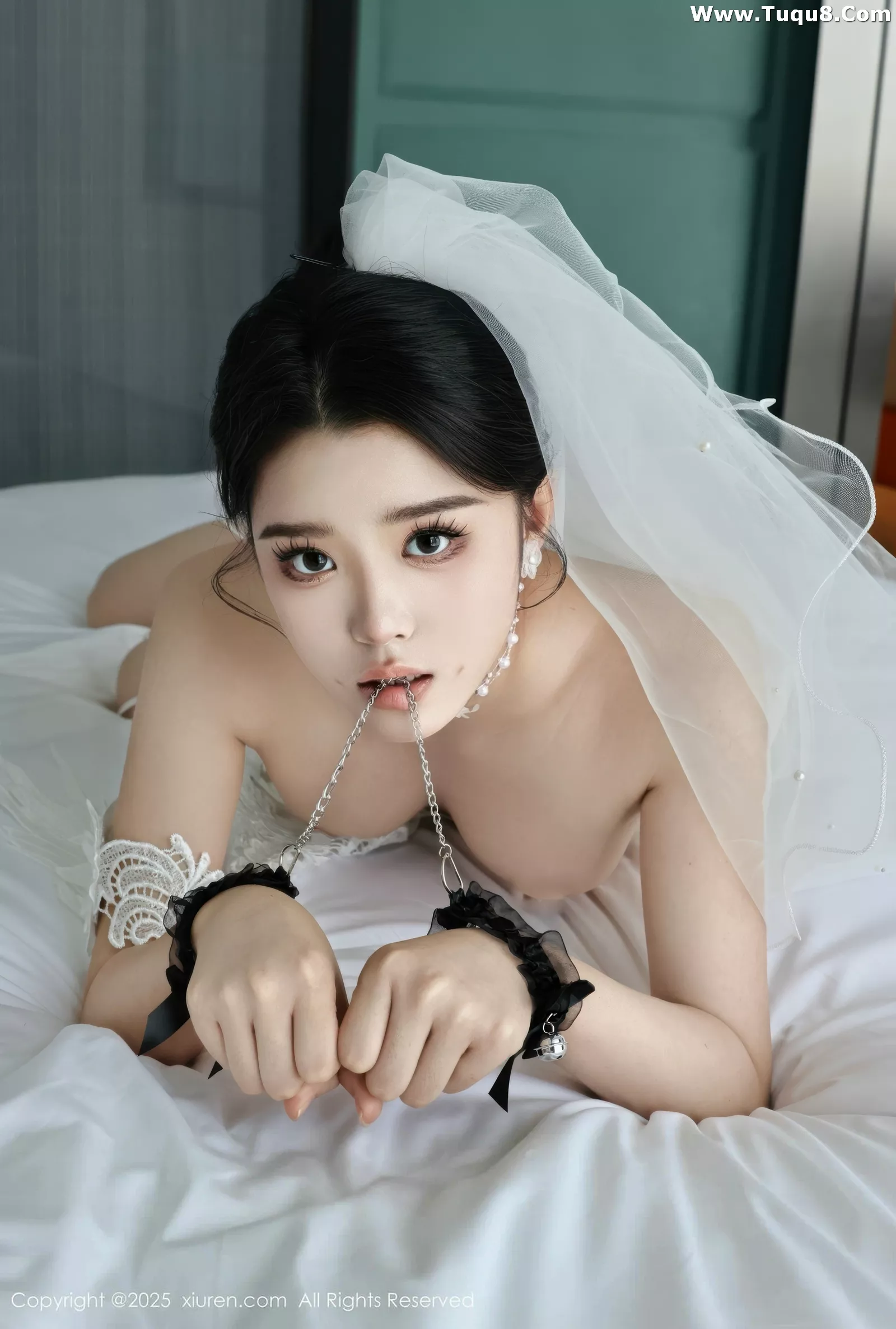 糯梨子性感白色情趣婚纱配白色丝袜秀曼妙身姿绝美写真 第 84 张