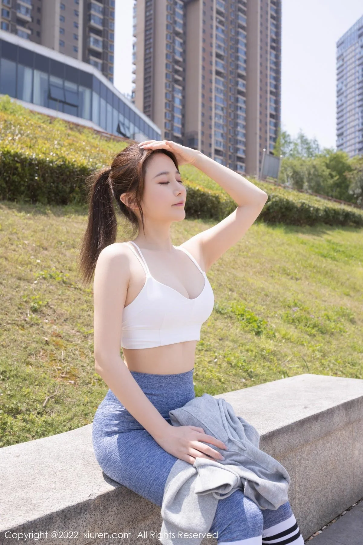 鱼子酱Fish三亚旅拍户外运动服+浴室浴巾裹身撩人绝美写真 第 31 张