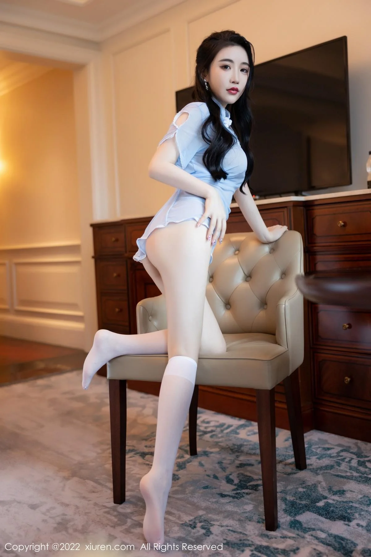 Cherry樱桃酱厦门旅拍浅蓝色轻透旗袍配白色丝袜绝美写真 第 20 张