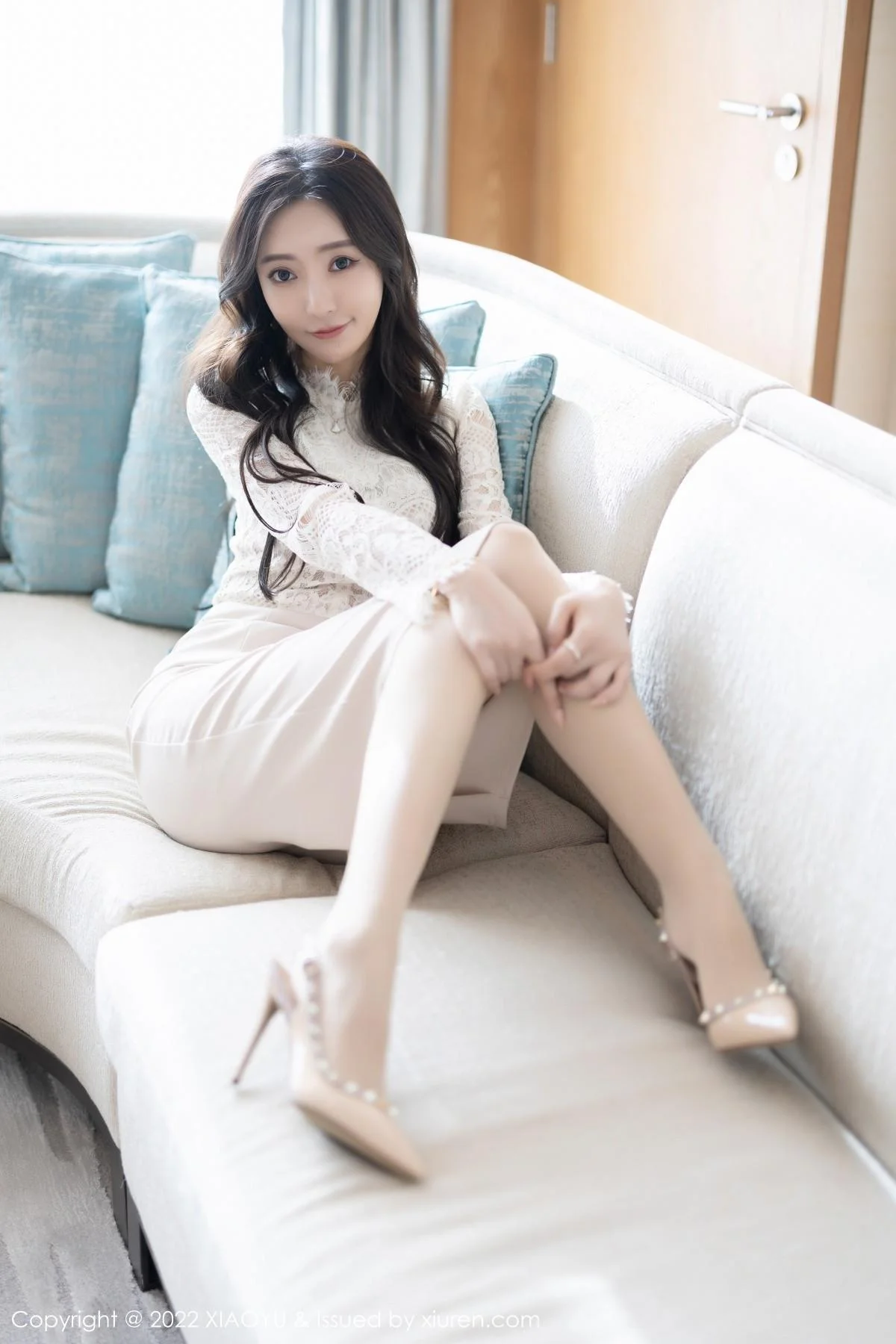 王馨瑶yanni都市丽人装扮性感紫色内衣配开档肉丝绝美写真 第 22 张