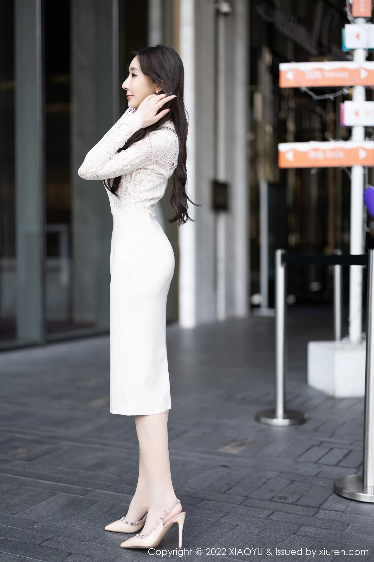 王馨瑶yanni都市丽人装扮性感紫色内衣配开档肉丝绝美写真 第 6 张