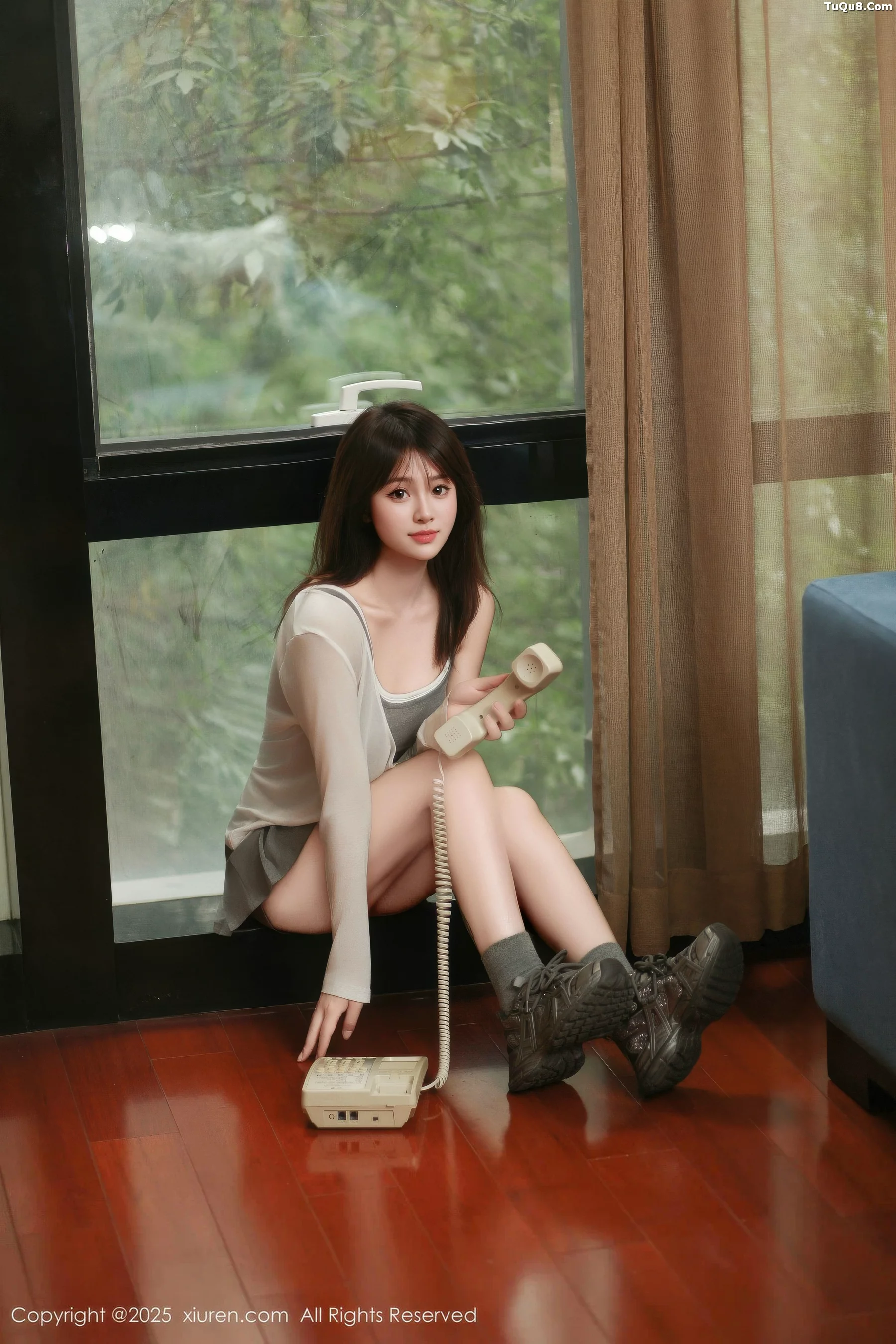 炎恬kitty性感薄透上衣配浅色JK短裙秀曼妙身姿迷人绝美写真 第 36 张