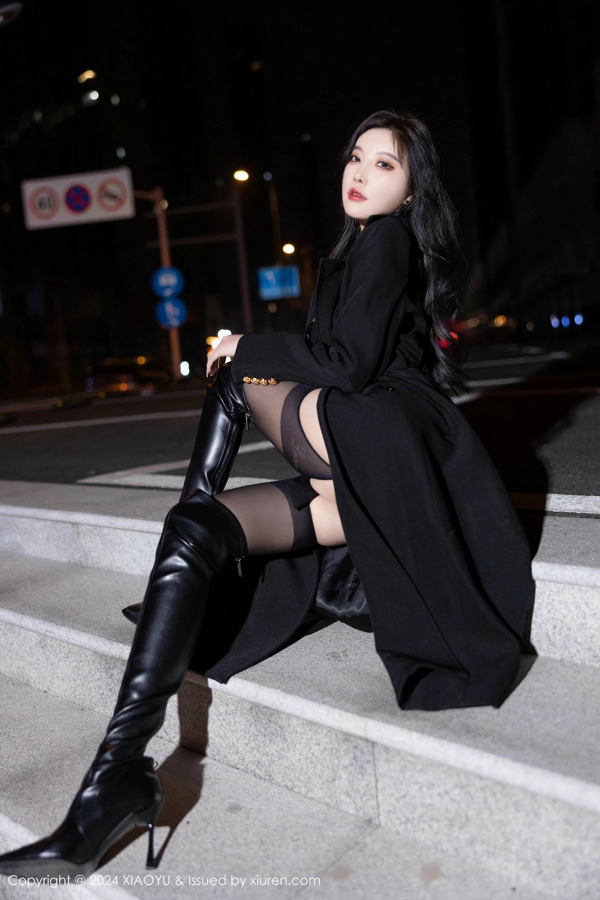 杨晨晨Yome黑色外套露性感黑色皮质内衣秀丰腴身材绝美写真 第 41 张