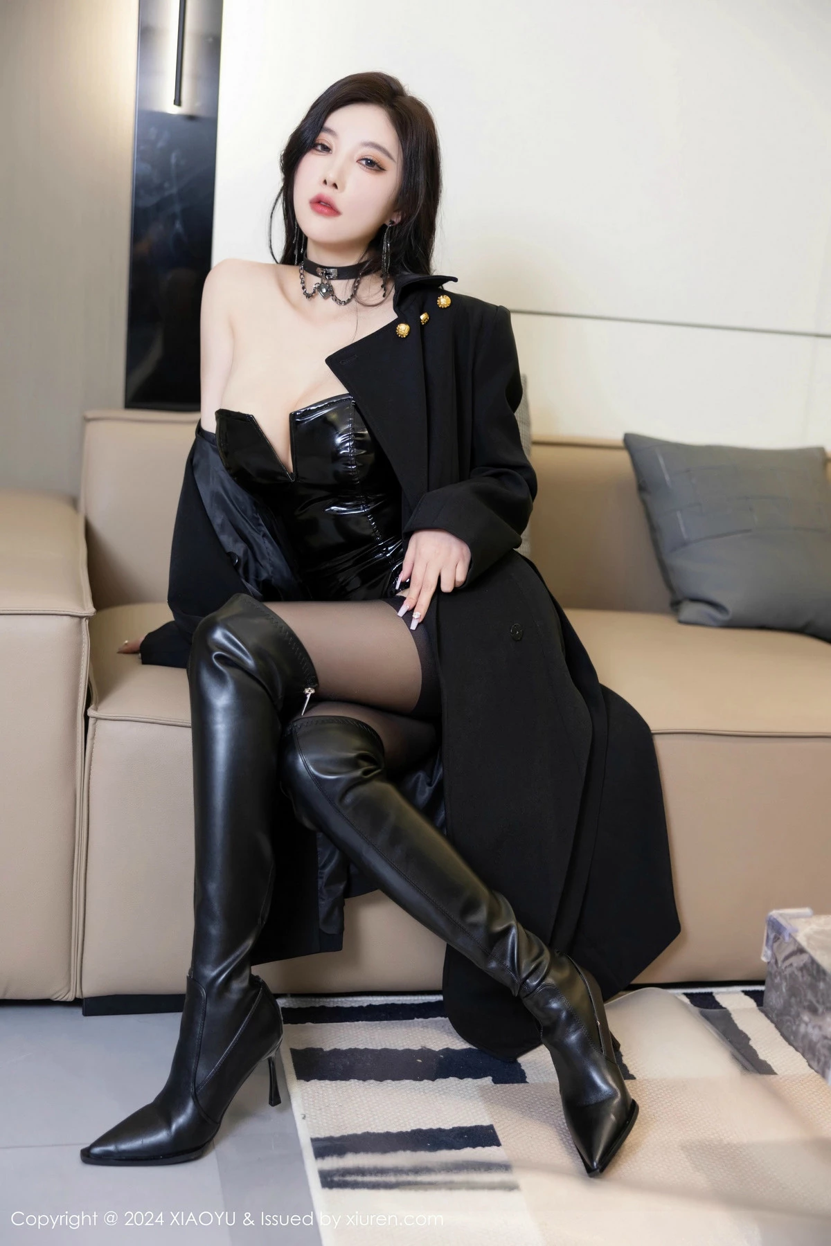 杨晨晨Yome黑色外套露性感黑色皮质内衣秀丰腴身材绝美写真 第 59 张
