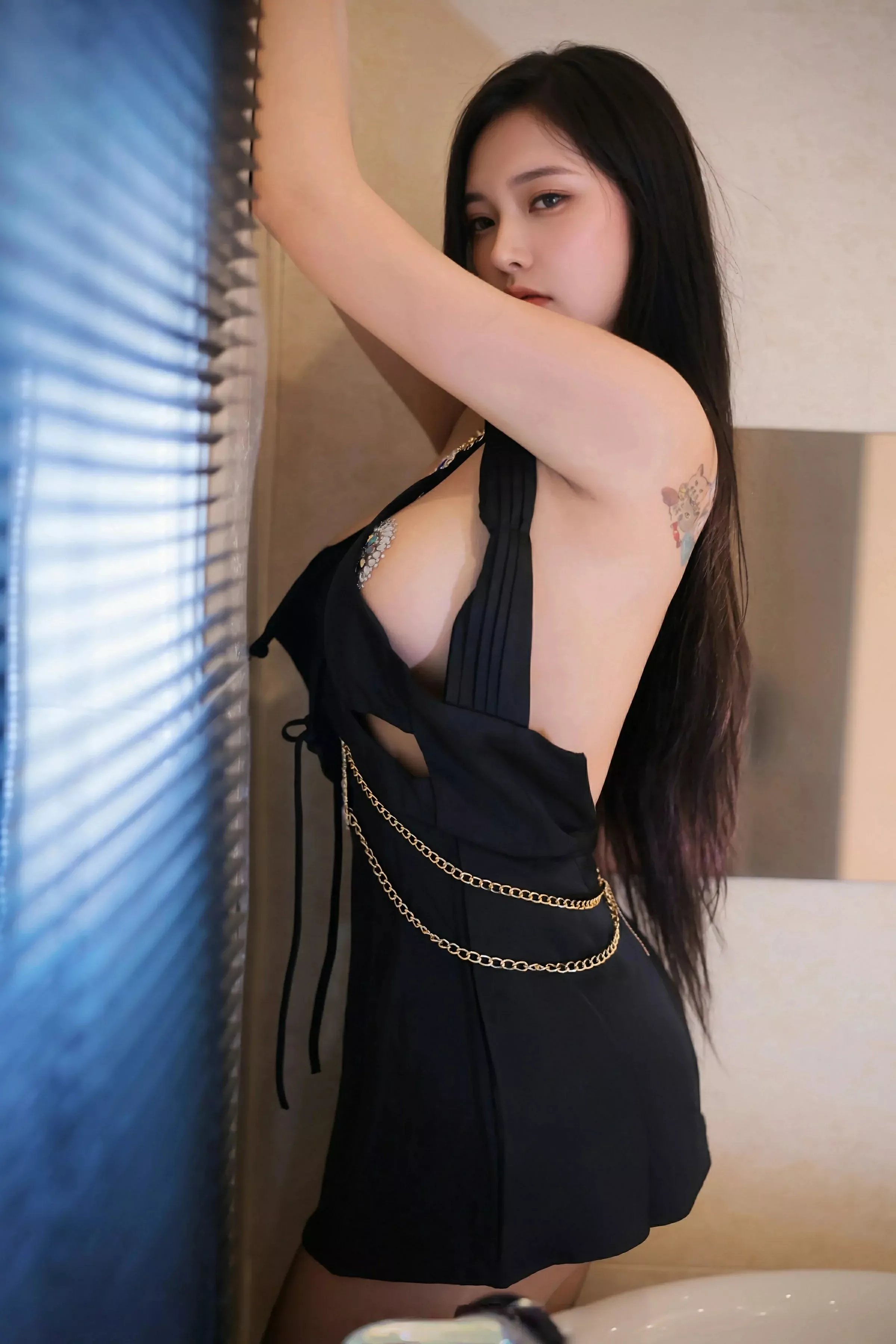 娜比性感黑色情趣服饰配超薄黑丝秀凹凸身材撩人绝美写真 第 37 张