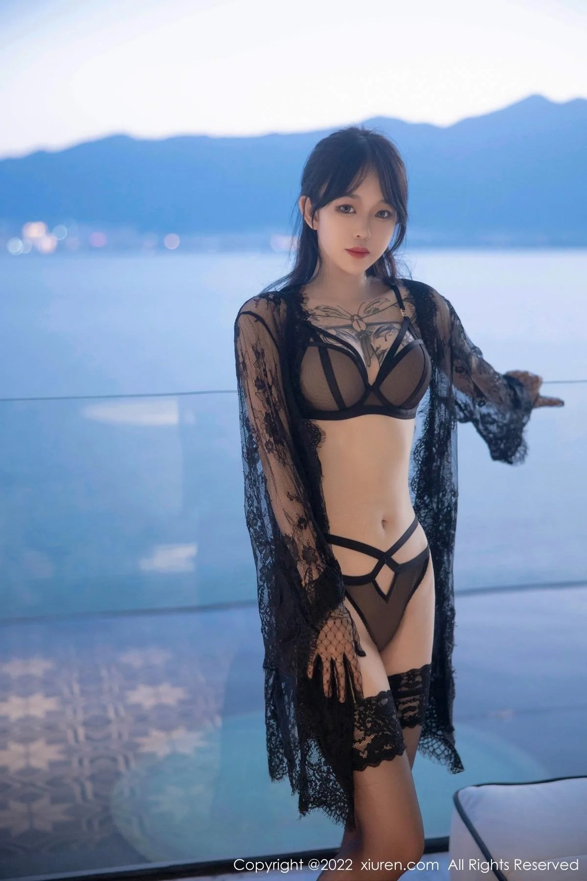 奶瓶大理旅拍性感黑网纱披风露黑色轻透内衣极致魅惑写真 第 1 张