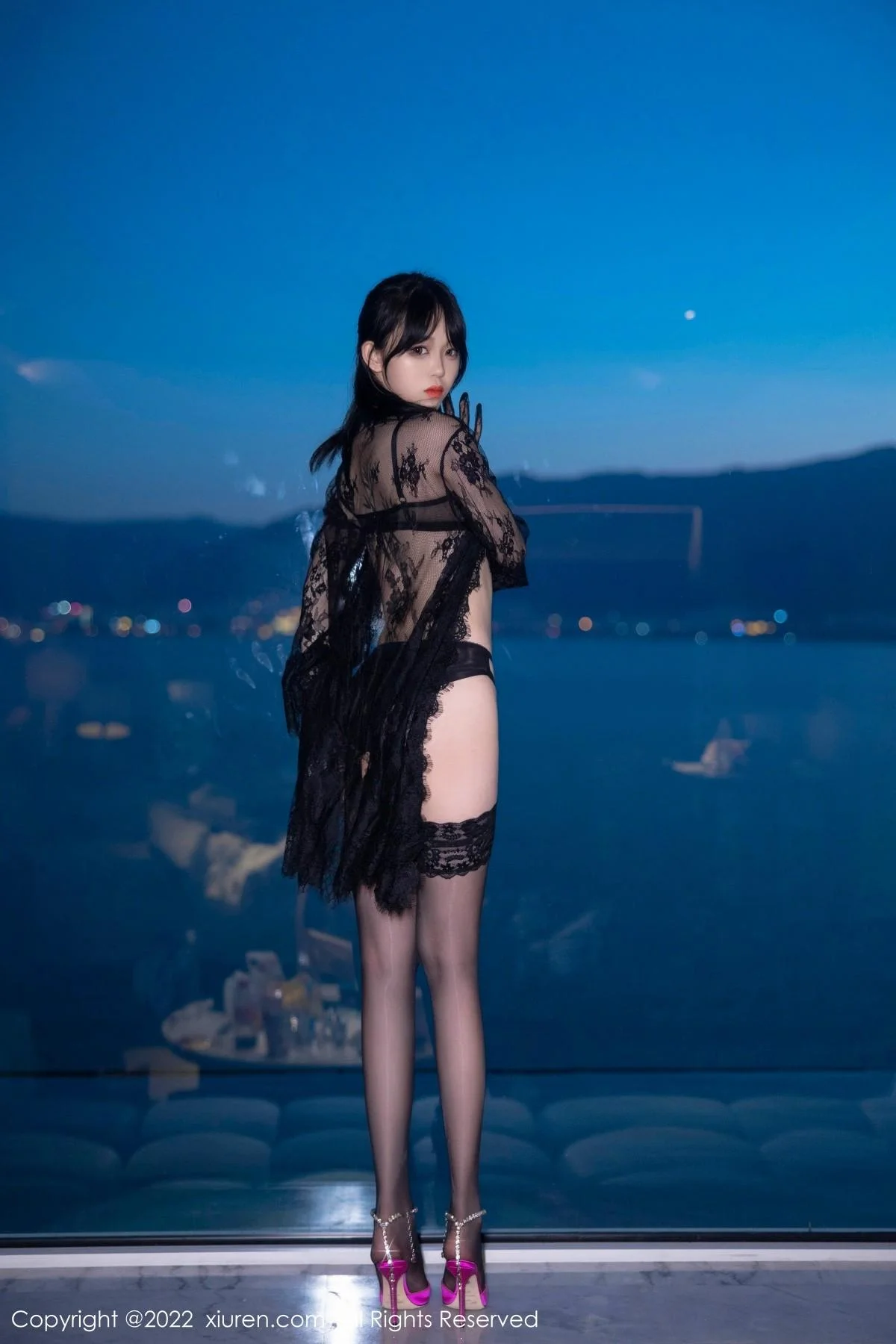 奶瓶大理旅拍性感黑网纱披风露黑色轻透内衣极致魅惑写真 第 13 张