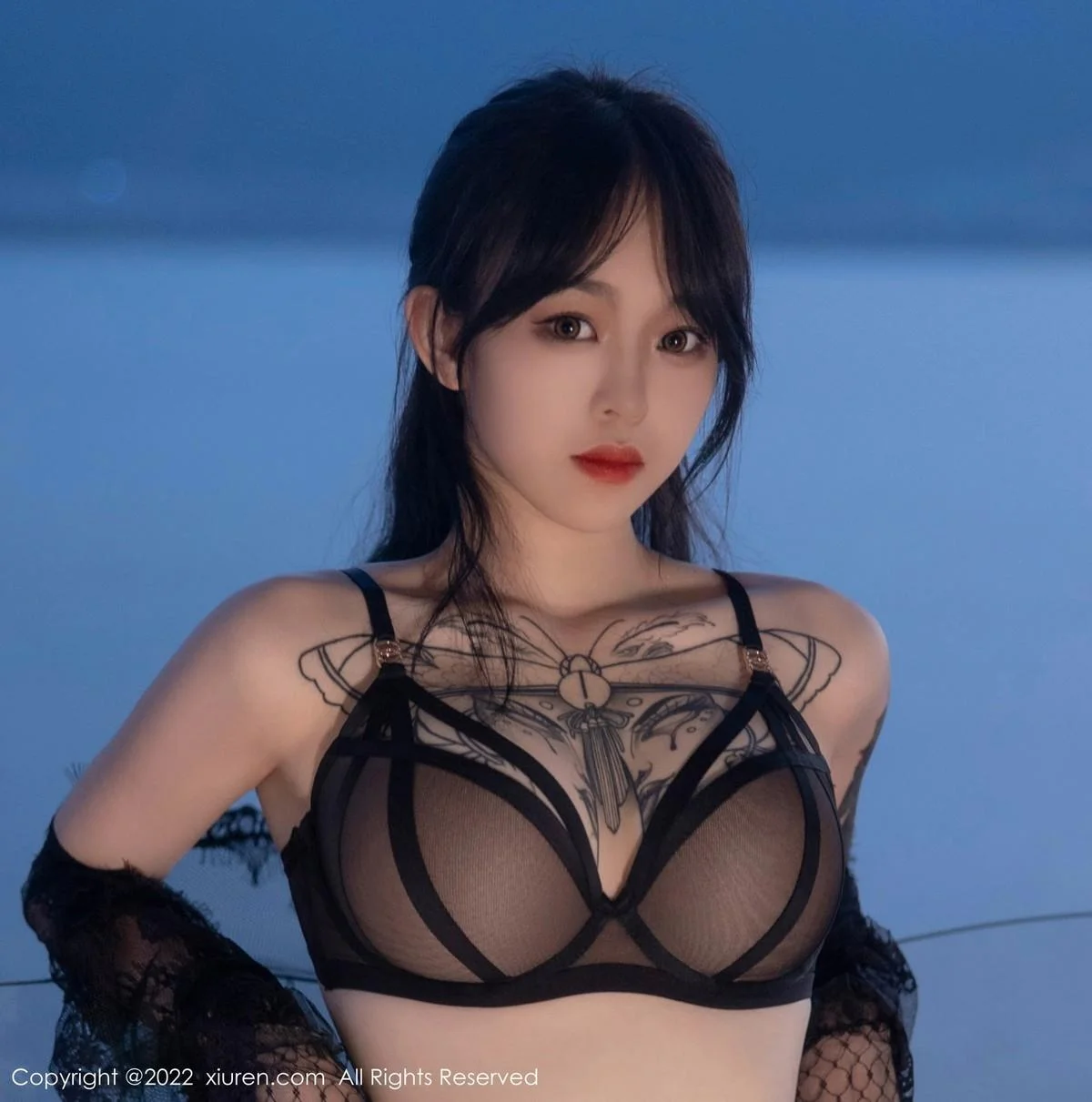 奶瓶大理旅拍性感黑网纱披风露黑色轻透内衣极致魅惑写真 第 4 张
