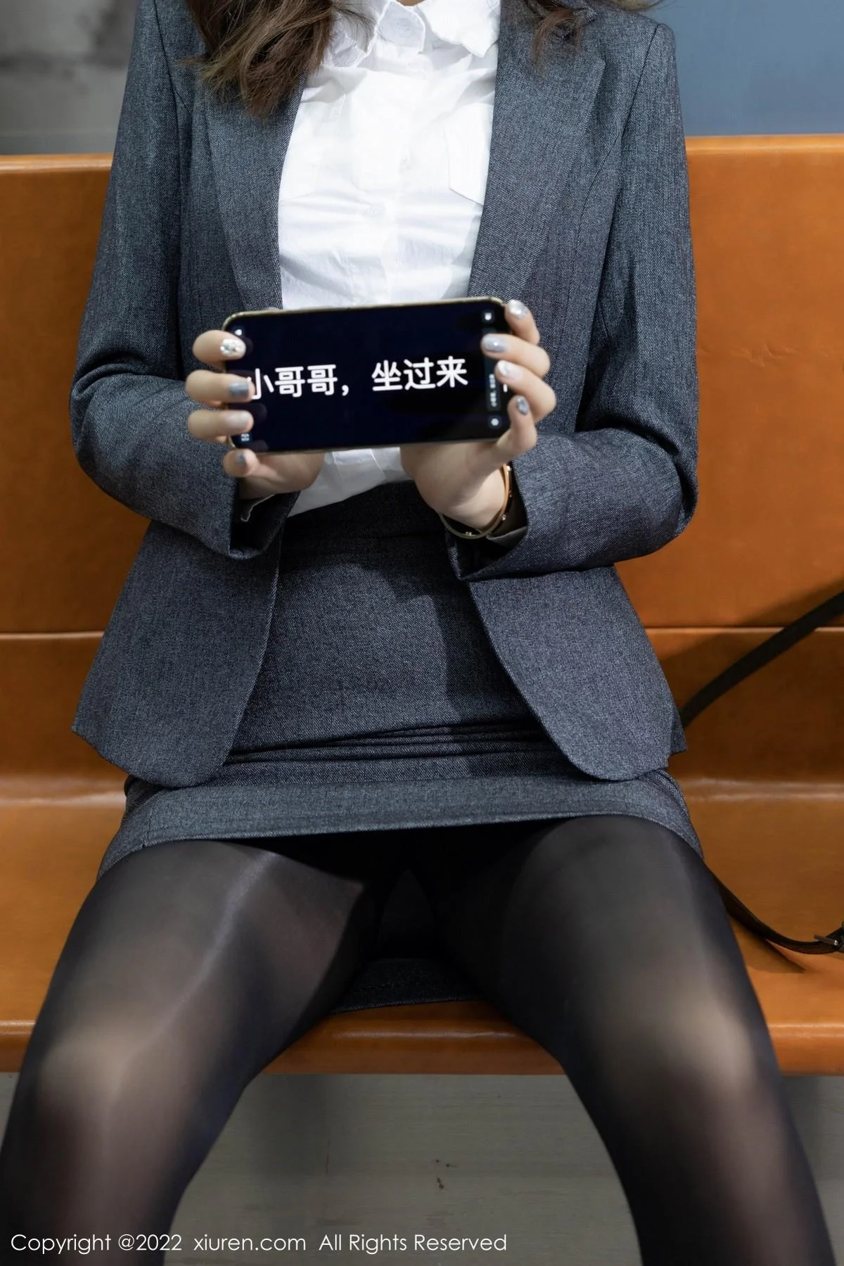 绮里嘉ula脱职业装露性感黑色蕾丝内衣配超薄黑丝绝美写真 第 14 张